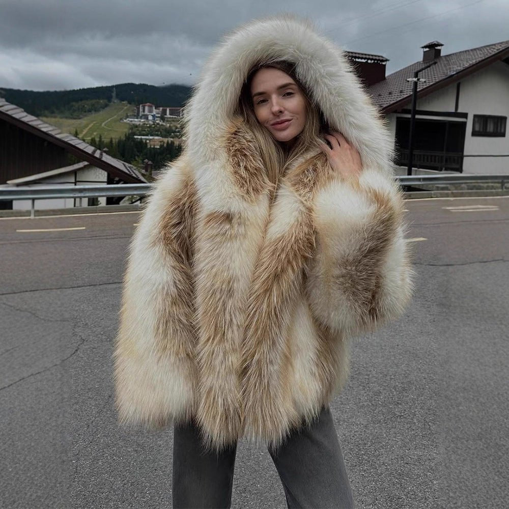 Ladies luxurious short-cut faux fur bomber with voluminous shawl collar and contrasting fur accents Chichicherry - Chichicherry