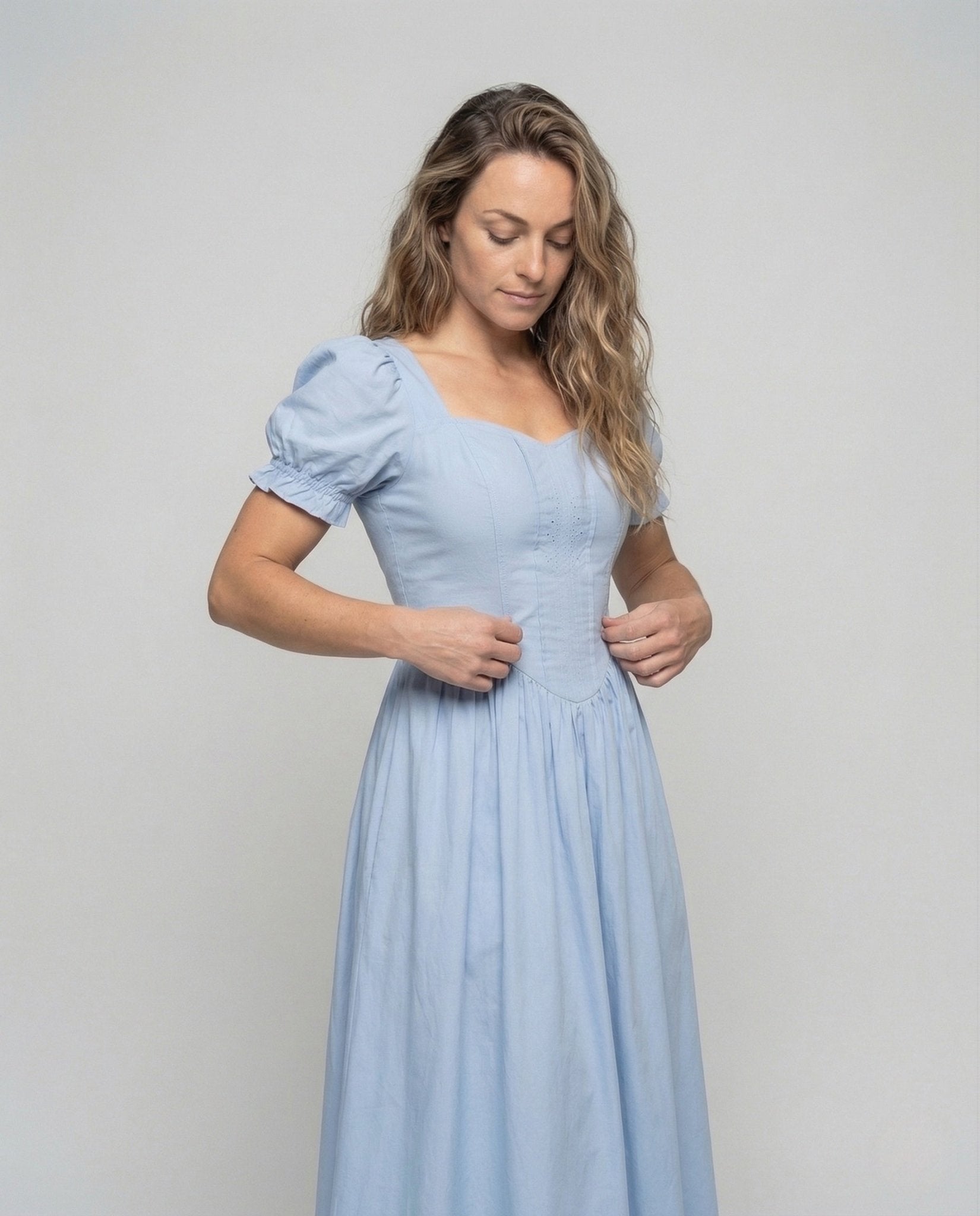 Ladies Maxi Dress with Corset and Puff Sleeves - Chichicherry