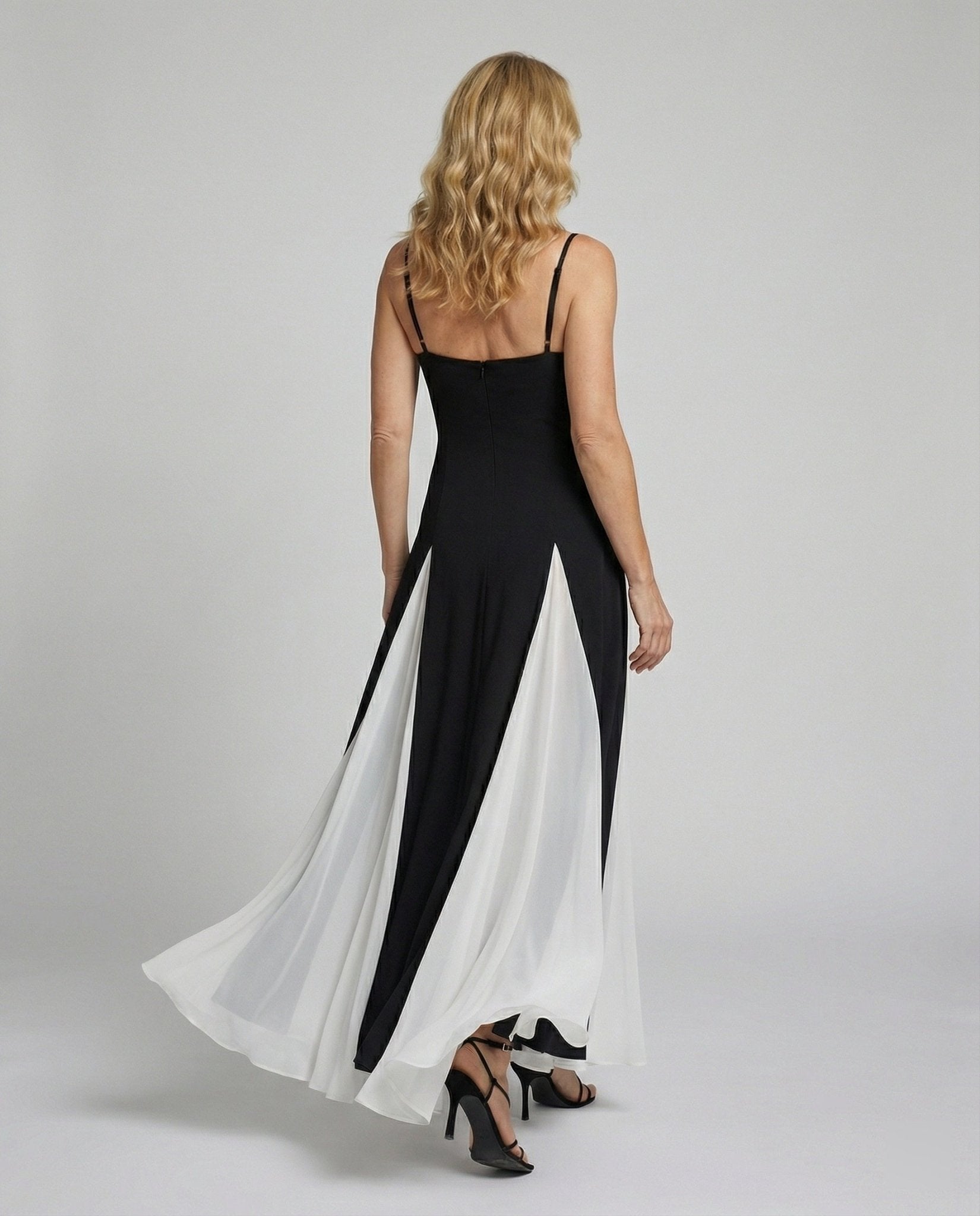 Ladies maxi dress with elegant slit - Chichicherry
