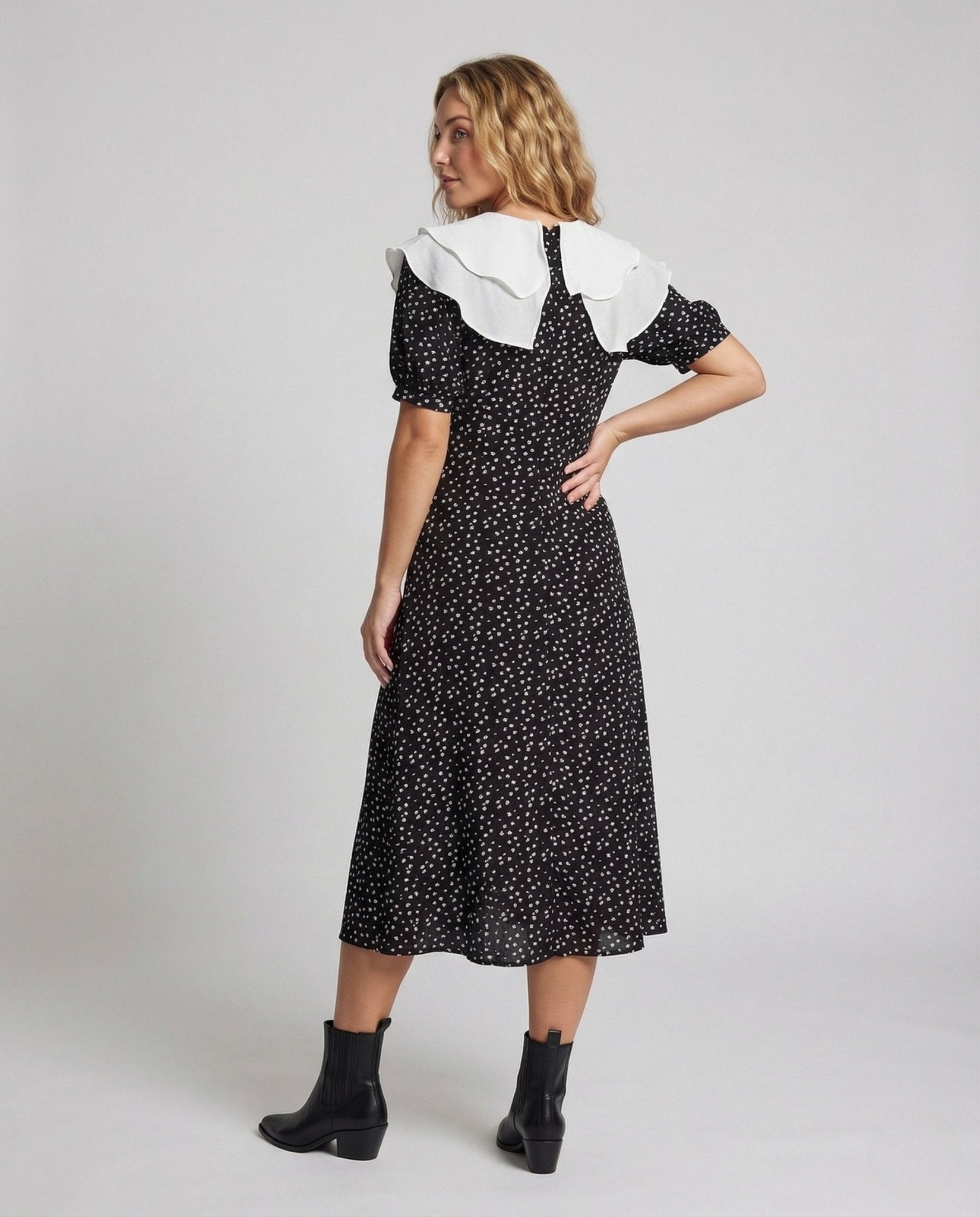 Ladies midi dress with double collar - Chichicherry