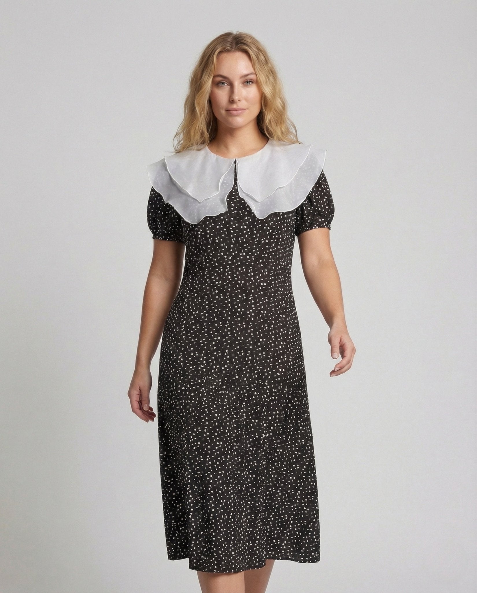 Ladies midi dress with double collar - Chichicherry