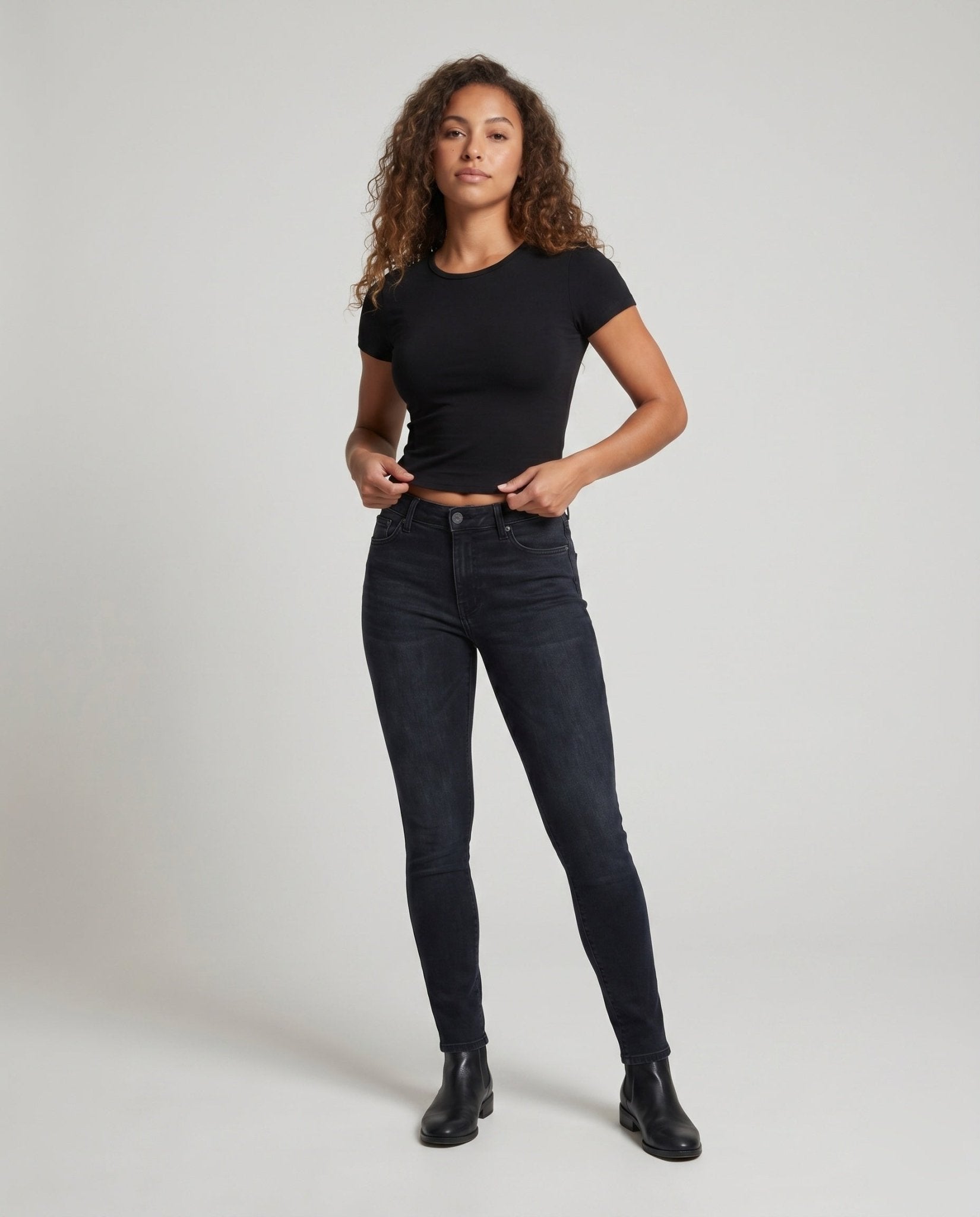 Ladies playful short-sleeve top with open back design - Chichicherry