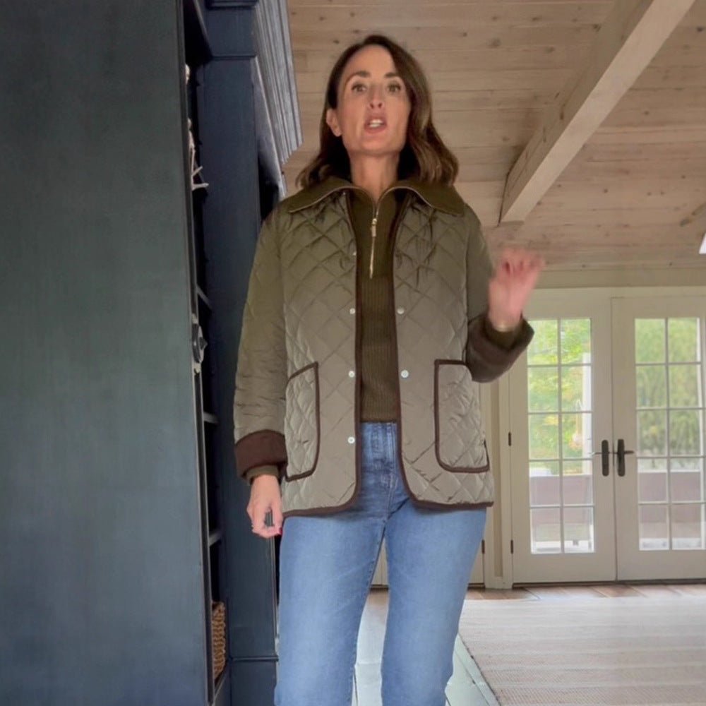 Ladies quilted field jacket with contrast piping, patch pockets & hip-length boxy silhouette Chichicherry - Chichicherry