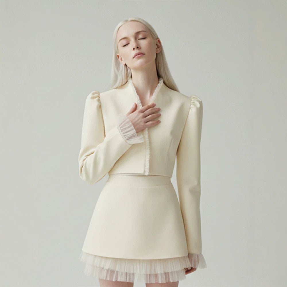 Ladies short blazer with tailored cropped silhouette, gathered shoulders and delicate tulle cuffs Chichicherry - Chichicherry