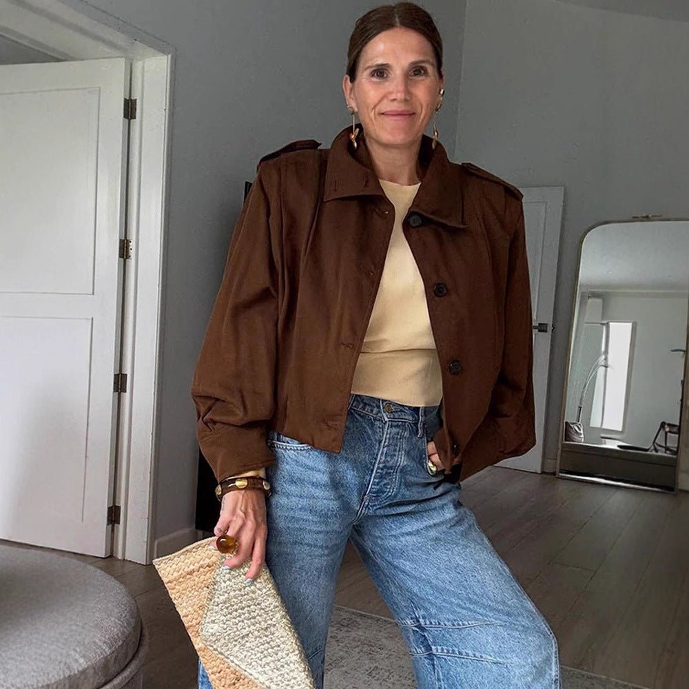 Ladies short boxy jacket with shoulder patches, boxy silhouette and buttoned front Chichicherry - Chichicherry