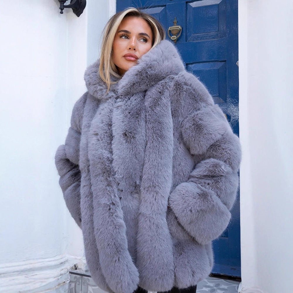 Ladies short coat made of faux fur with voluminous panels and shawl collar Chichicherry - Chichicherry