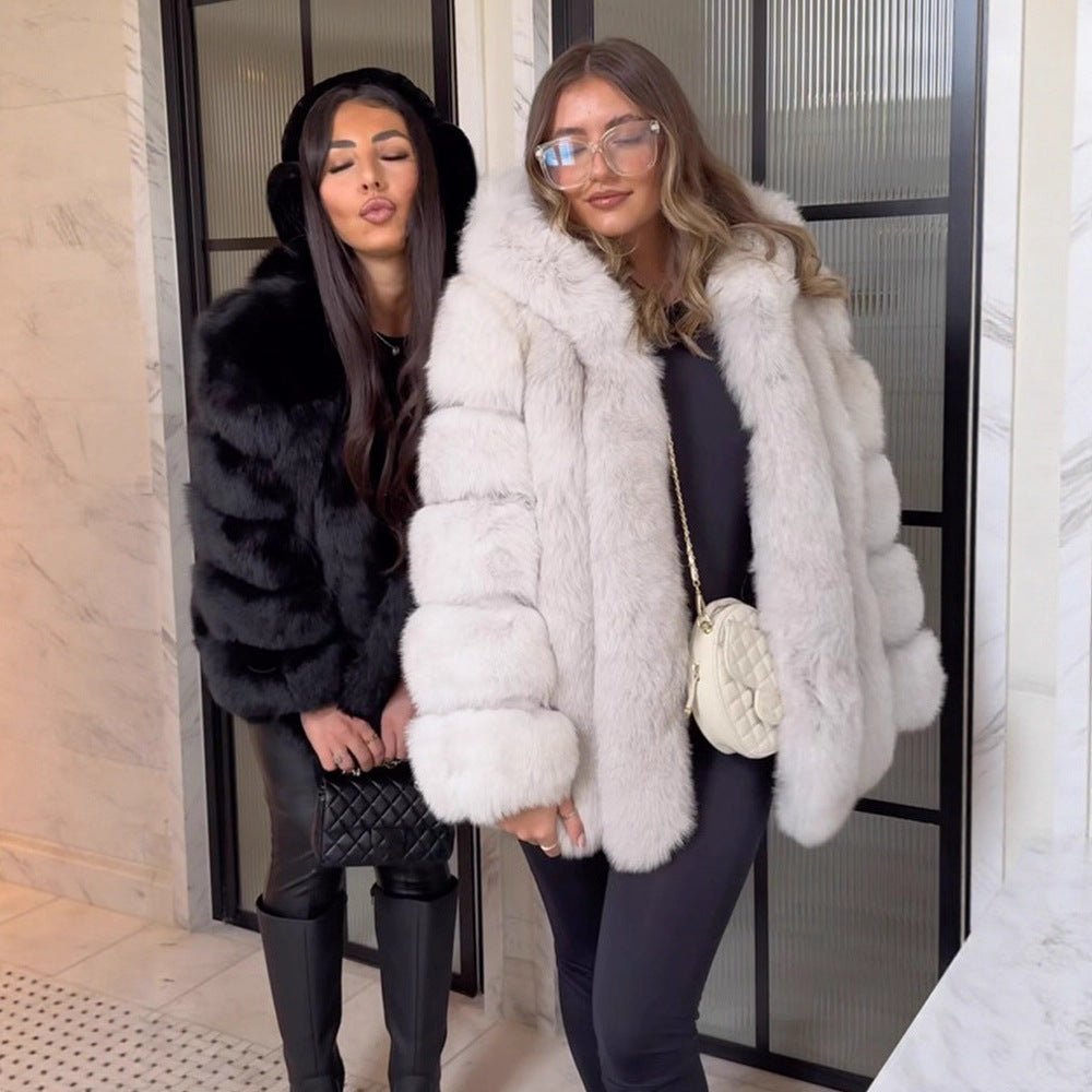 Ladies short coat made of faux fur with voluminous panels and shawl collar Chichicherry - Chichicherry