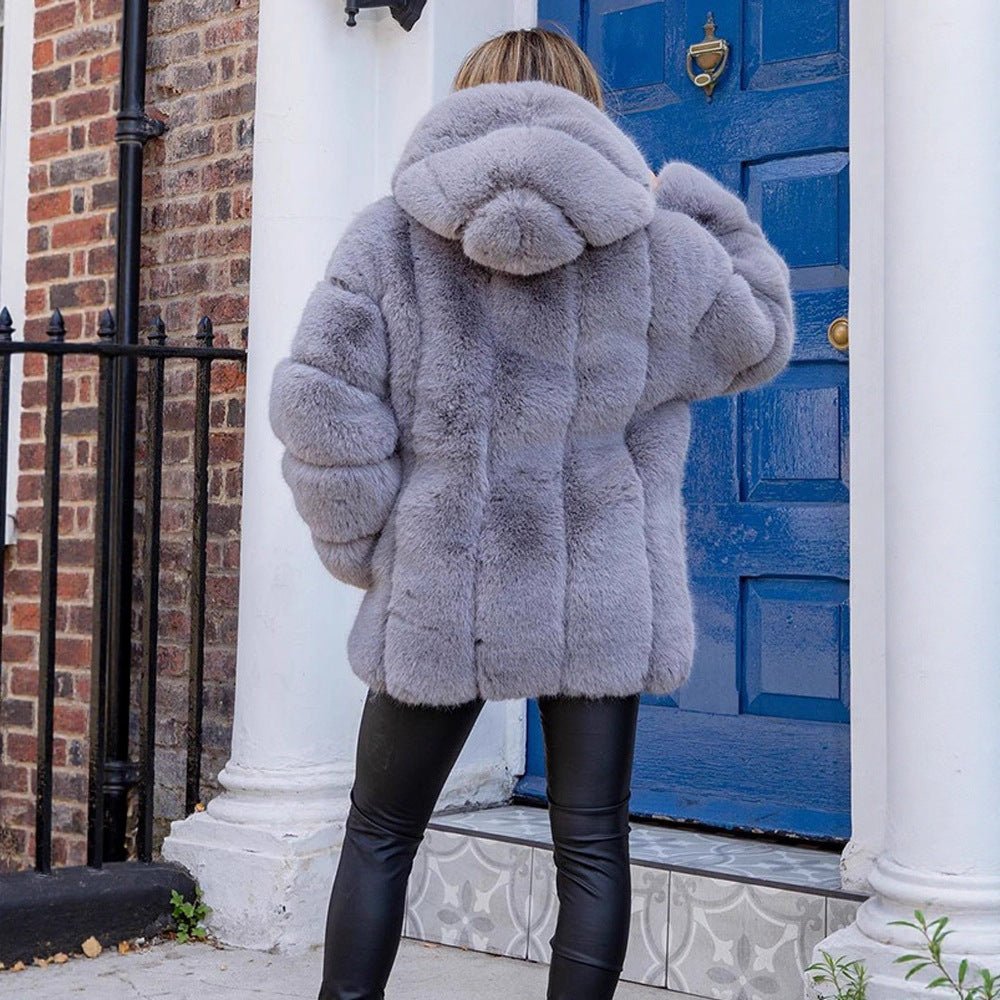 Ladies short coat made of faux fur with voluminous panels and shawl collar Chichicherry - Chichicherry