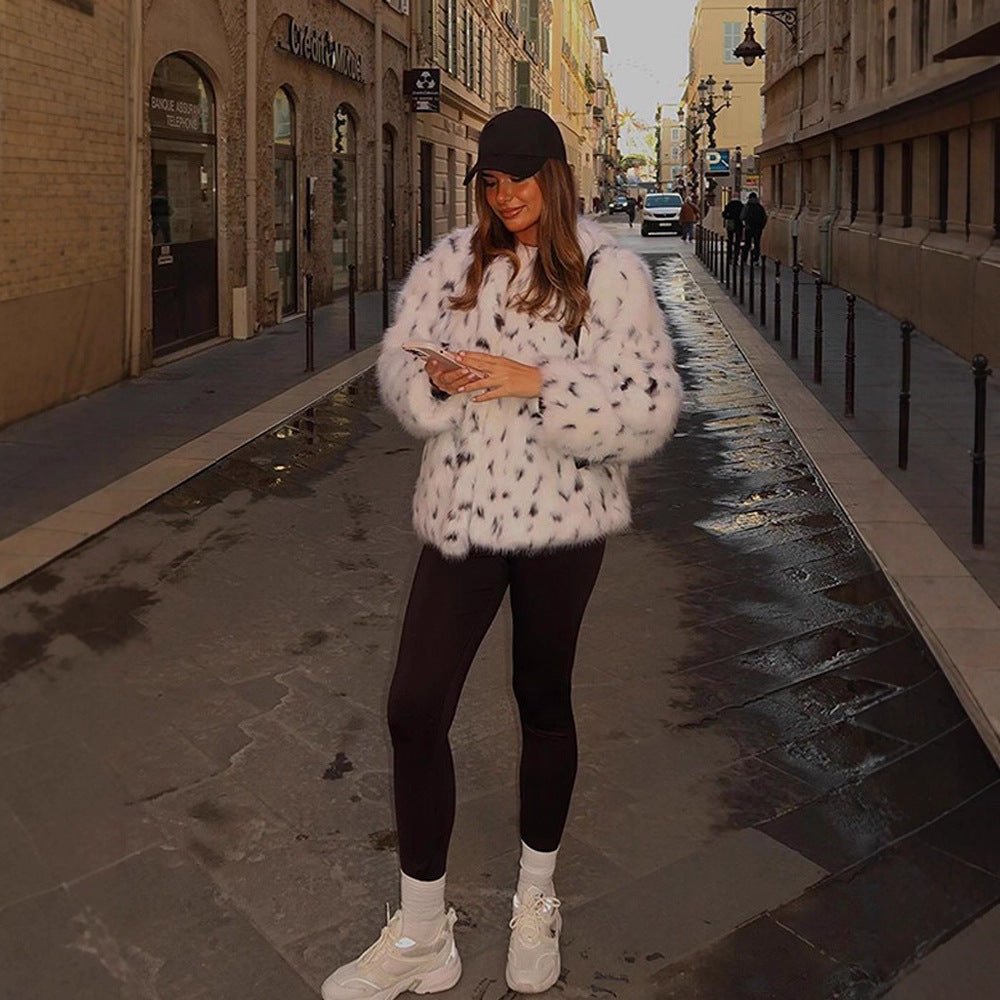 Ladies short-cut cozy faux fur blouson with Dalmatian look and concealed snap button placket Chichicherry - Chichicherry