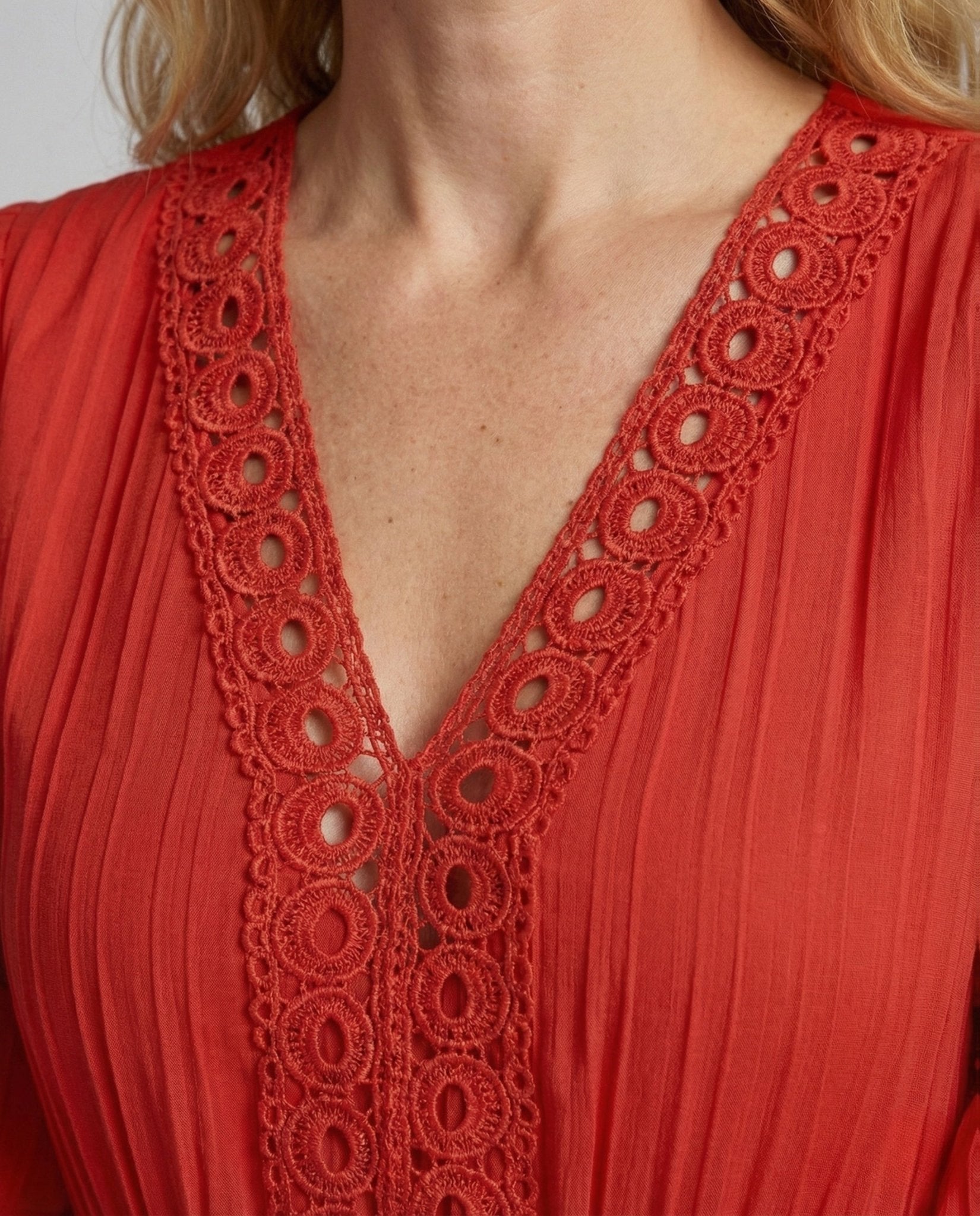 Ladies Short Dress Pleated V Neck Lace - Chichicherry