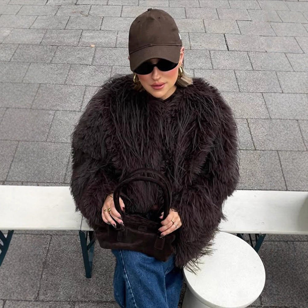 Ladies short jacket made of long-pile shaggy faux fur with hidden snap button placket Chichicherry - Chichicherry