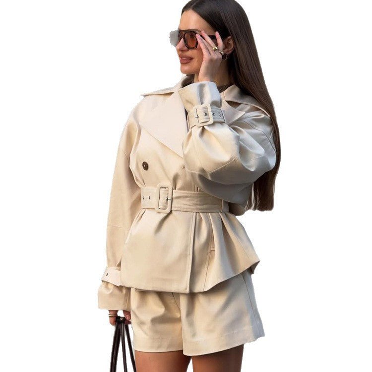 Ladies short trench coat with tailored belt, wide lapels and boxy silhouette Chichicherry - Chichicherry