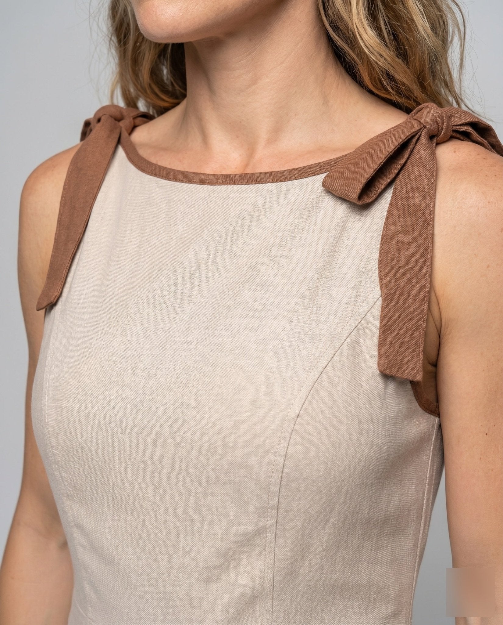 Ladies stylish jumpsuit with adjustable straps and wide leg - Chichicherry