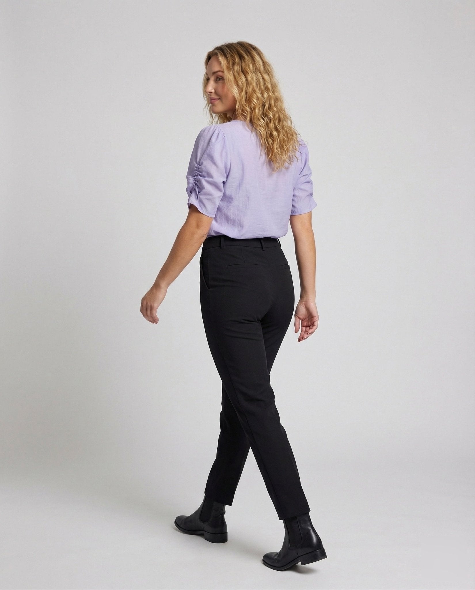 Ladies tailored short blouse with puff sleeves - Chichicherry