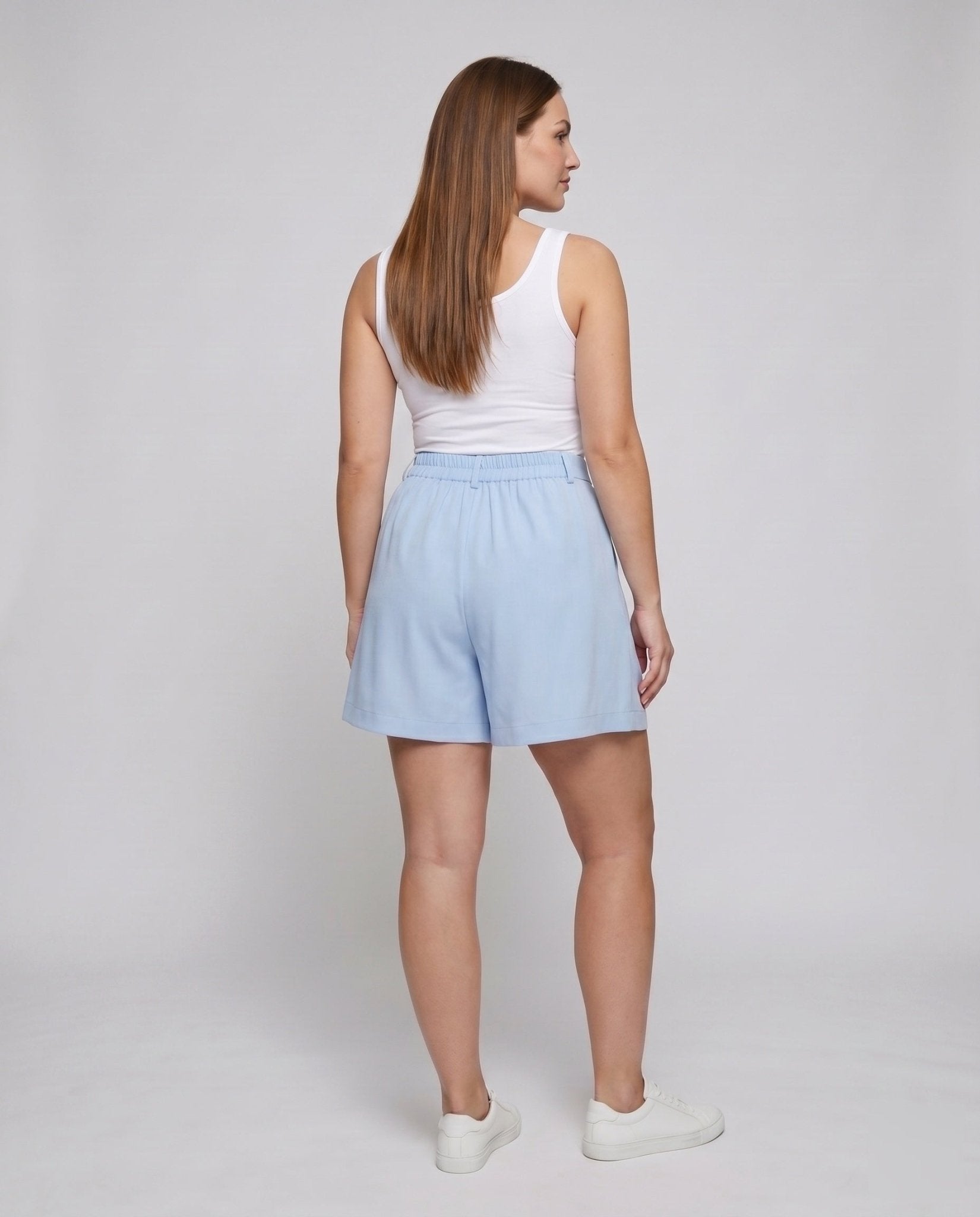 Ladies wide high-waisted shorts with pleated details - Chichicherry