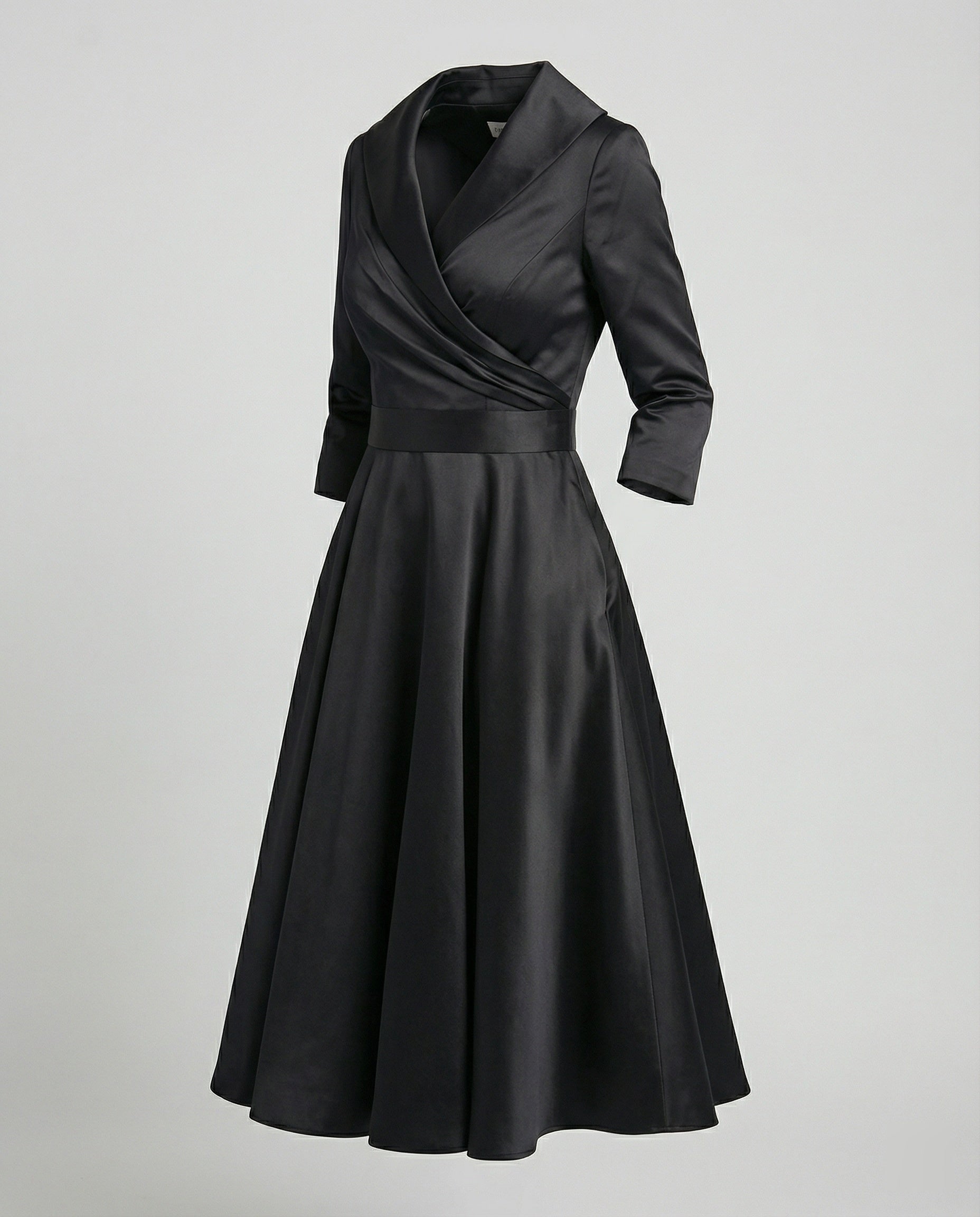 Elegant wrap dress with wide collar