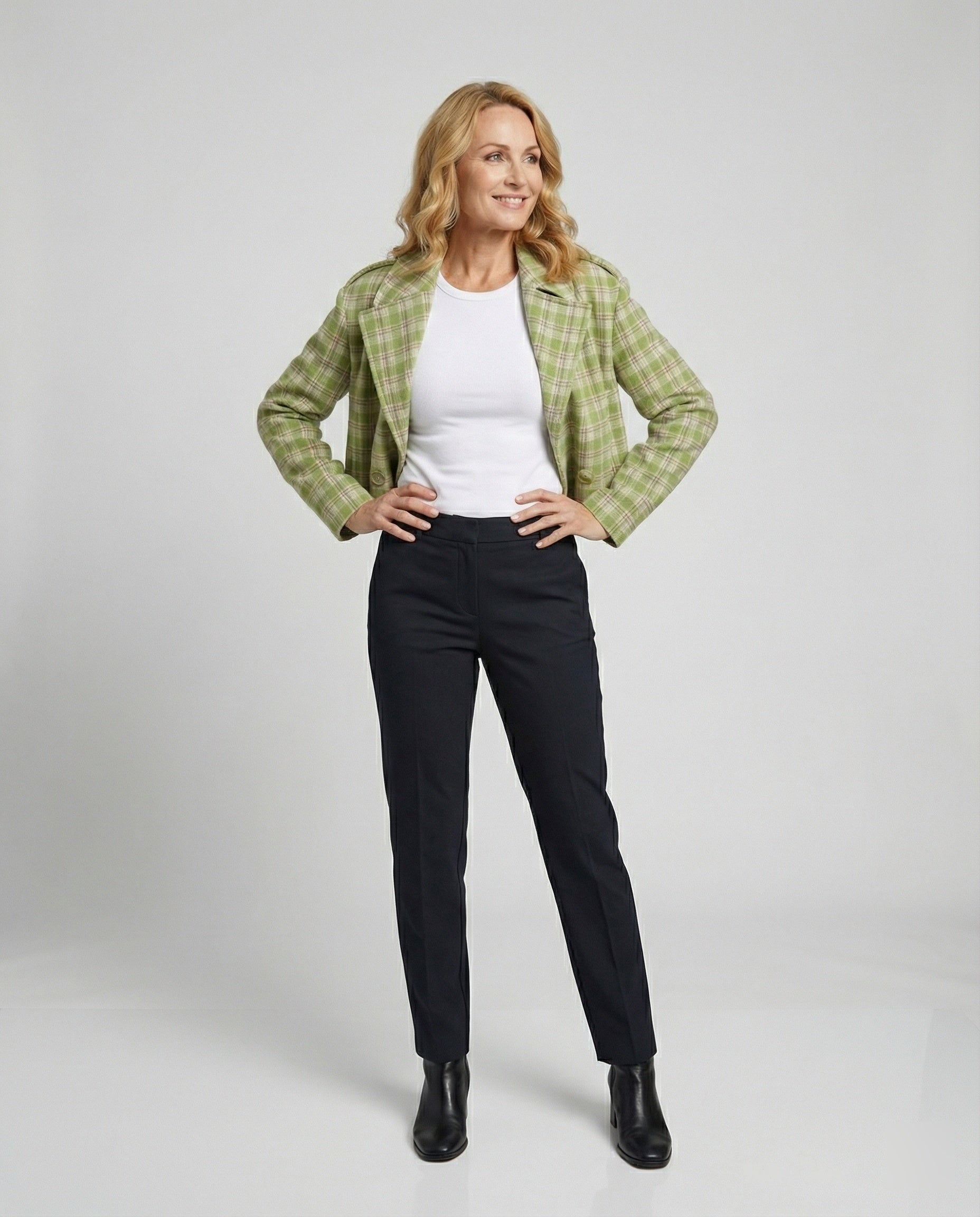 Women Checkered Short Jacket in Vintage Style
