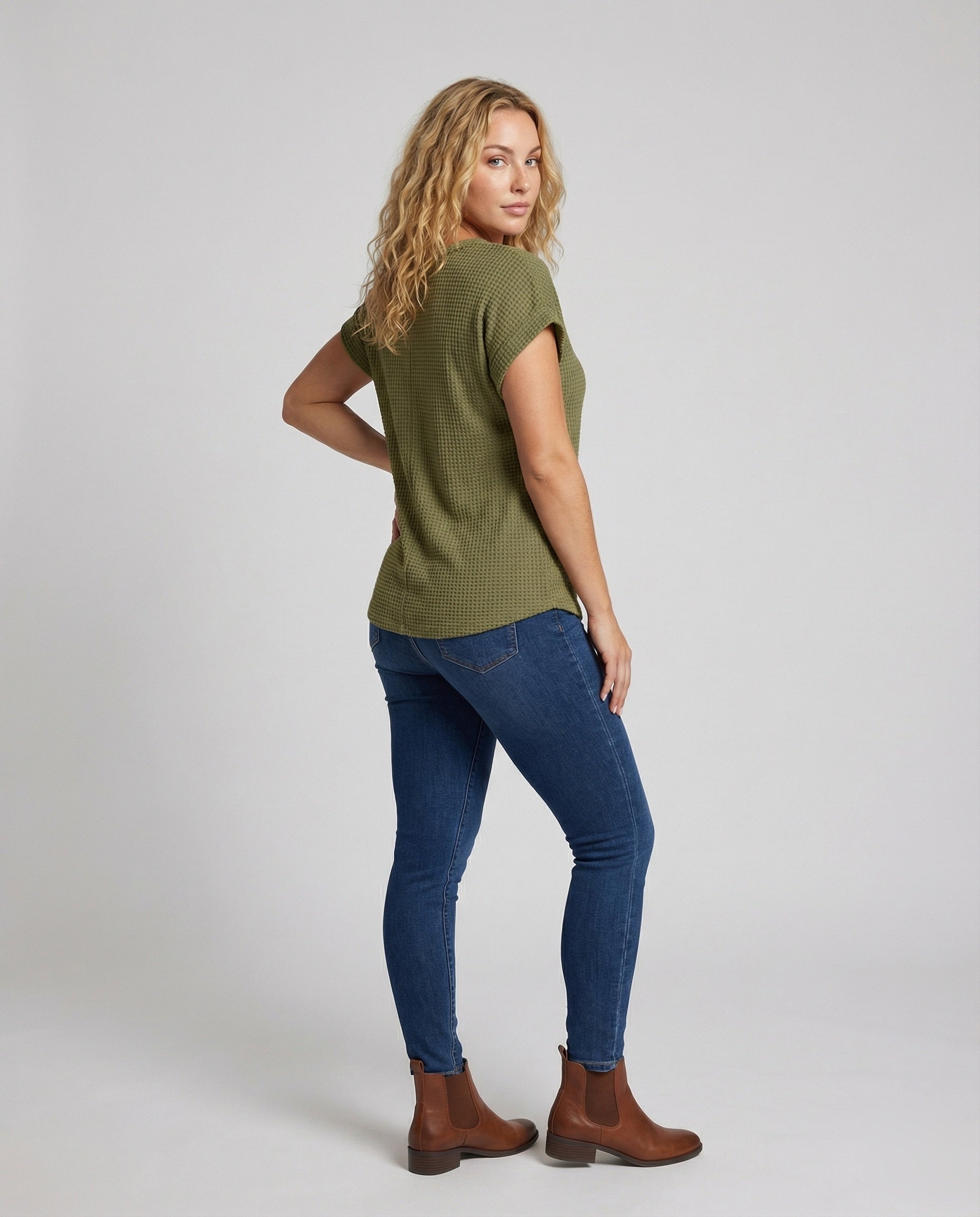 Product 15579299938634 - full_body_front