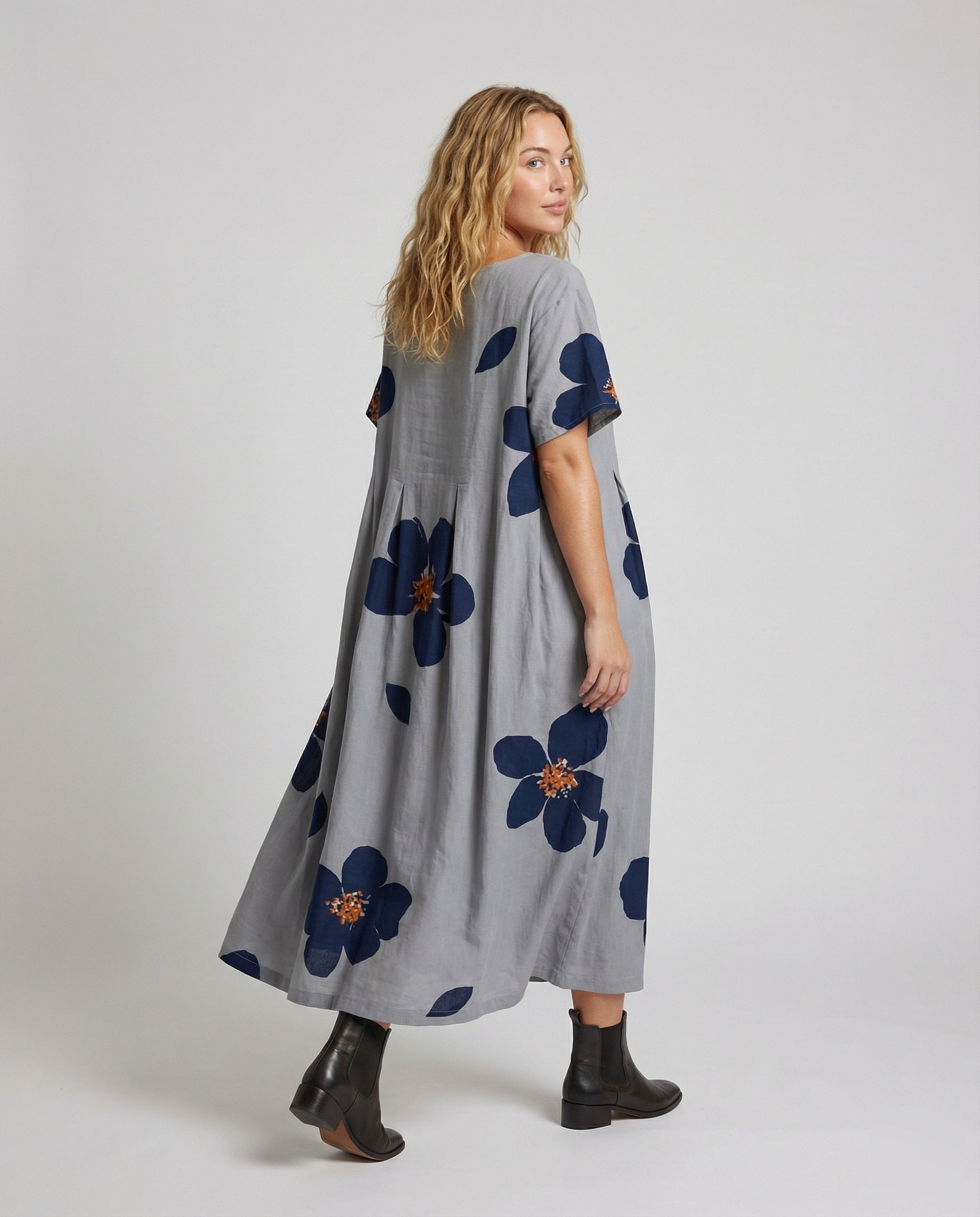 Product 15582579196234 - back_view