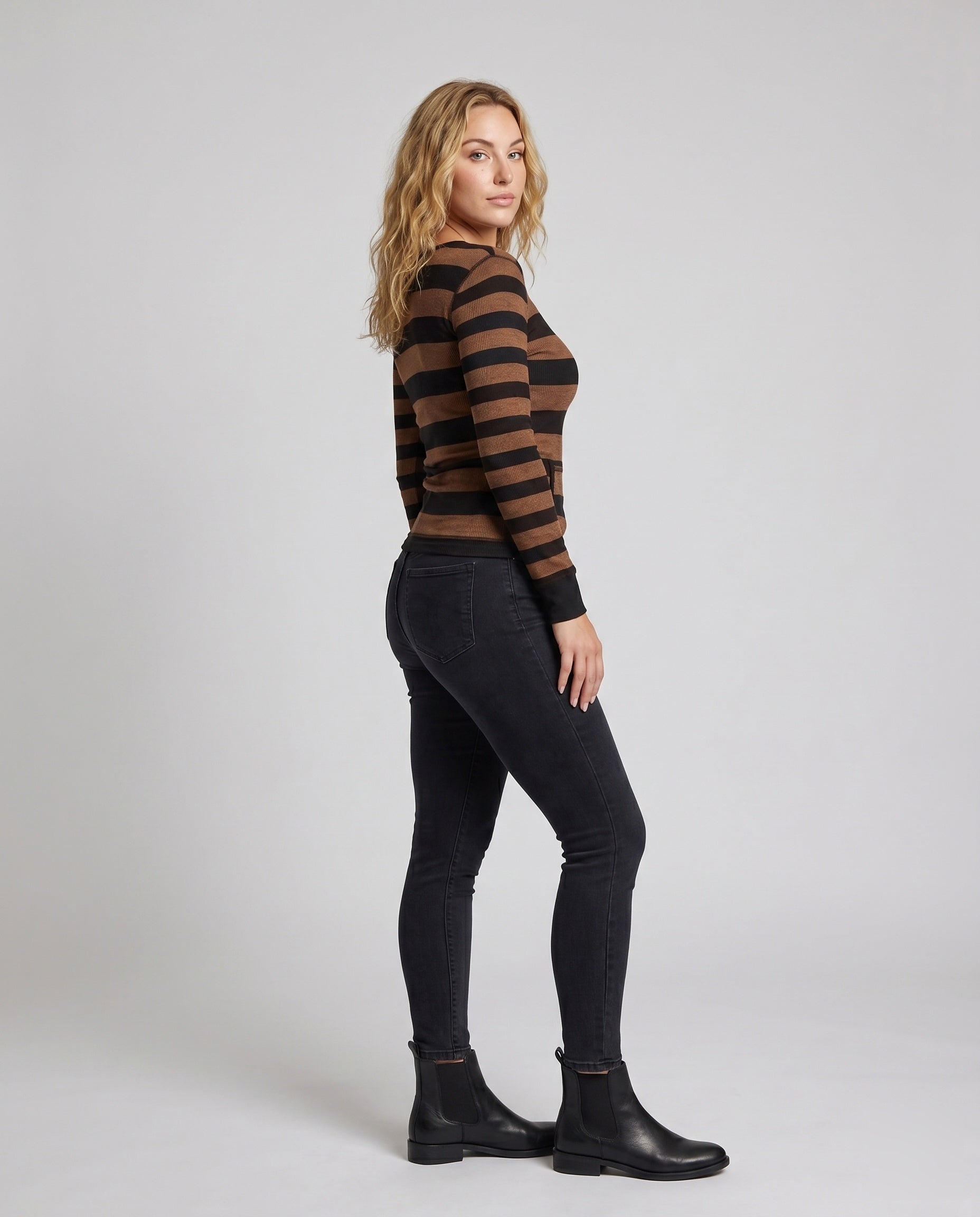 Product 15606921953610 - full_body_front