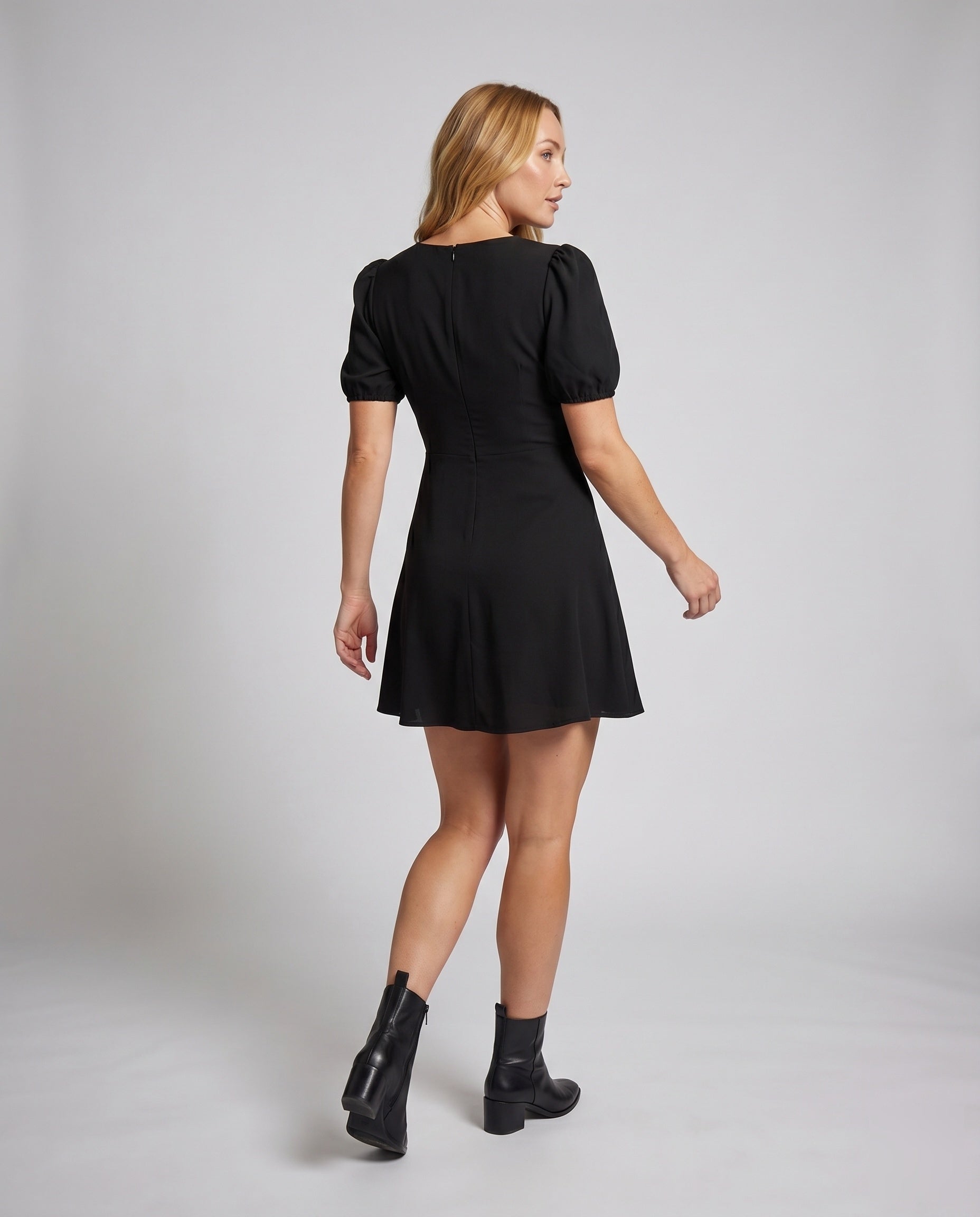 Product 15634934595914 - back_view