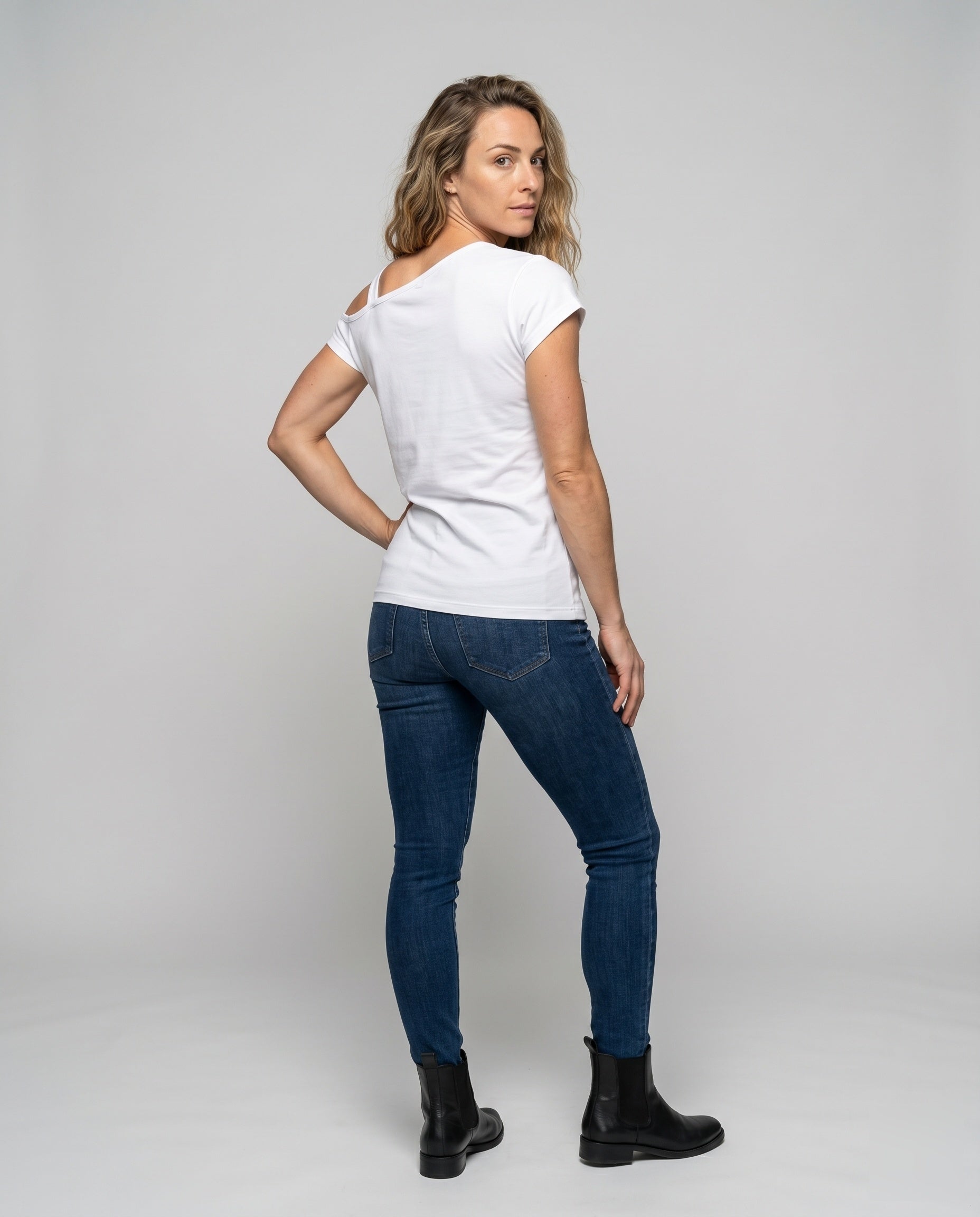 Product 15637878473034 - back_view