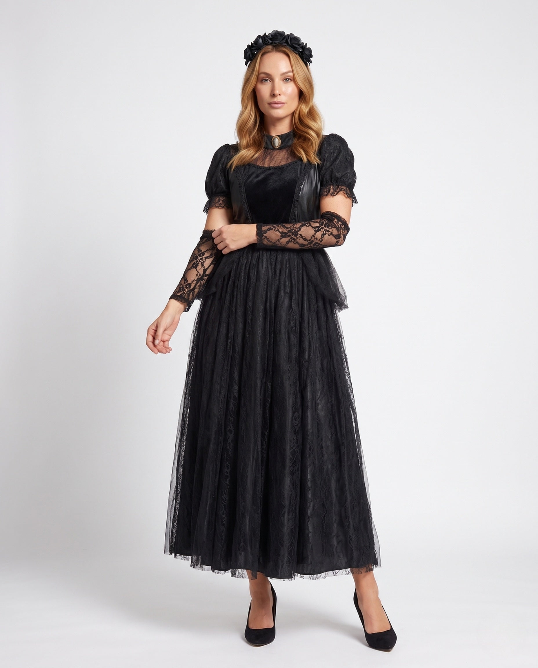 Women Elegant Gothic Dress with Lace and Tulle Accents Chichicherry