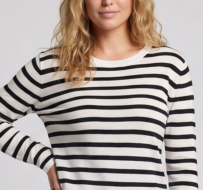 Women's striped cotton fine knit pullover with maritime striped pattern and loose silhouette Chichicherry