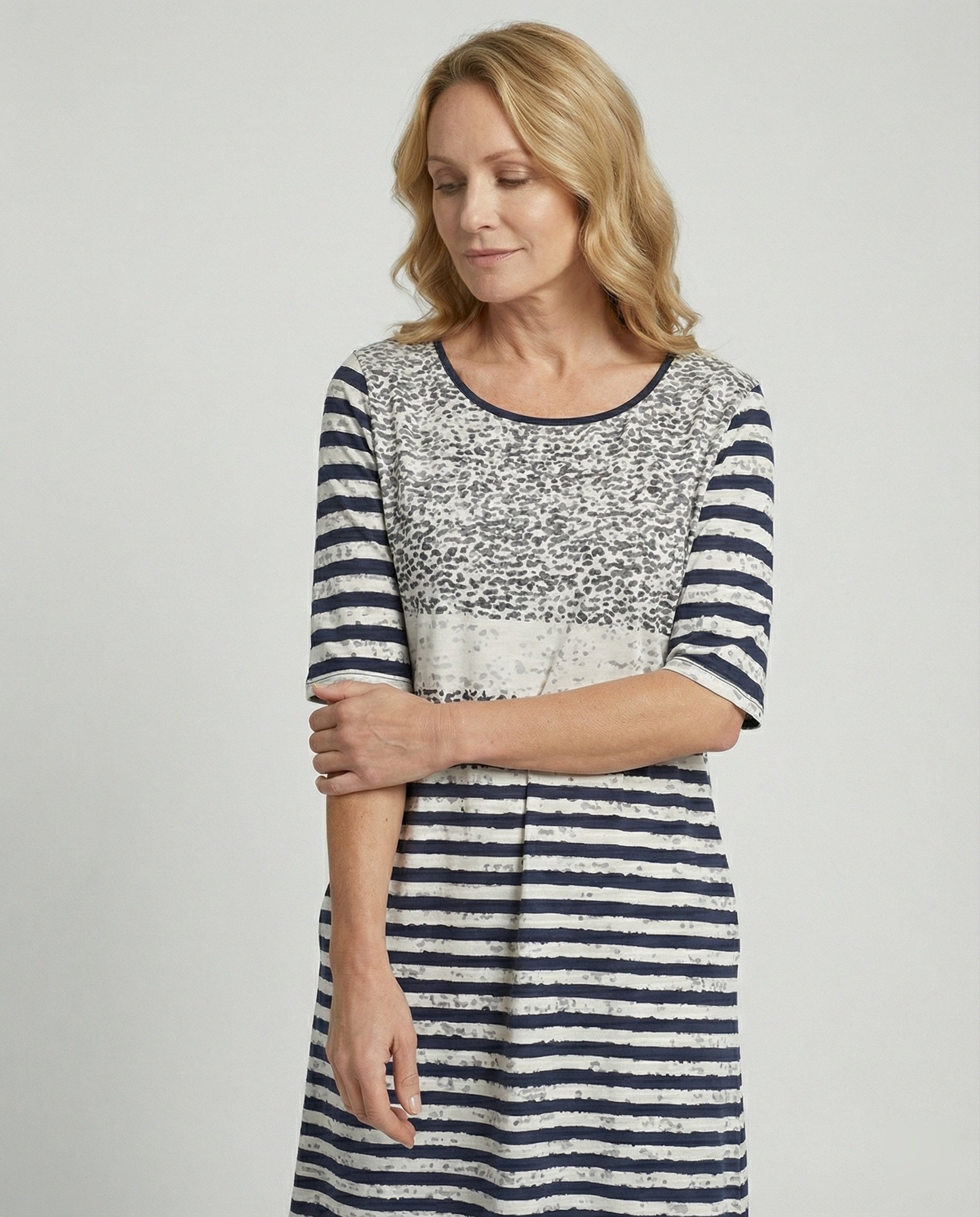 Women's maxi dress with pockets airy