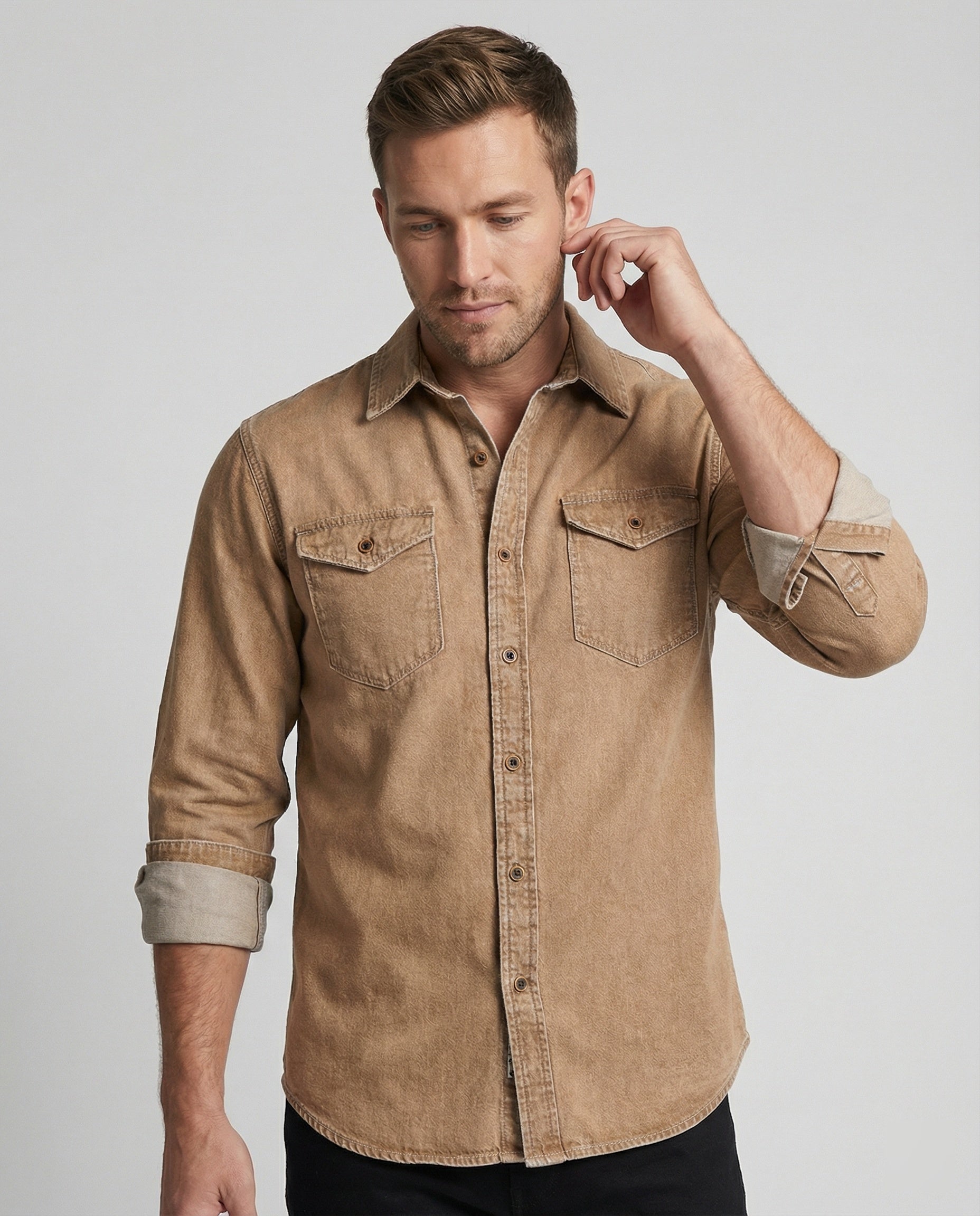 Men's denim shirt with chest pockets