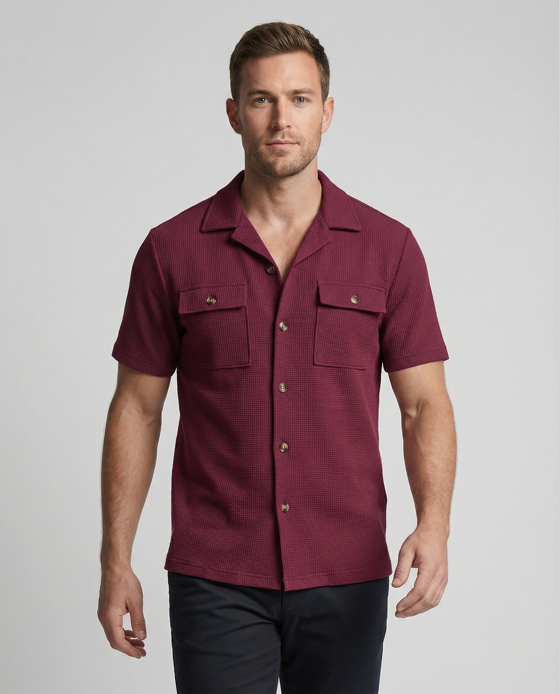 Men's short-sleeve shirt with chest pockets