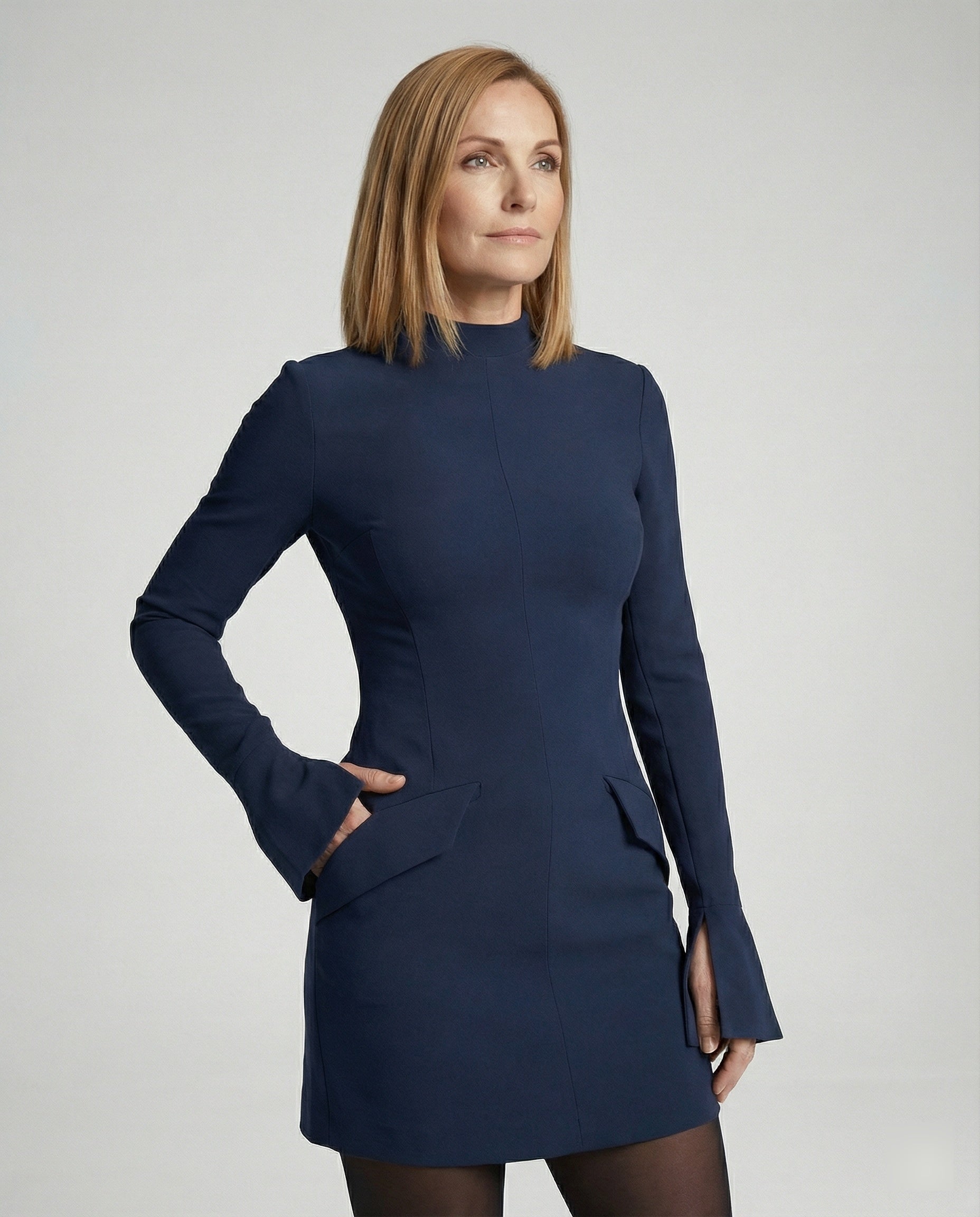 Women's elegant mini dress with pockets
