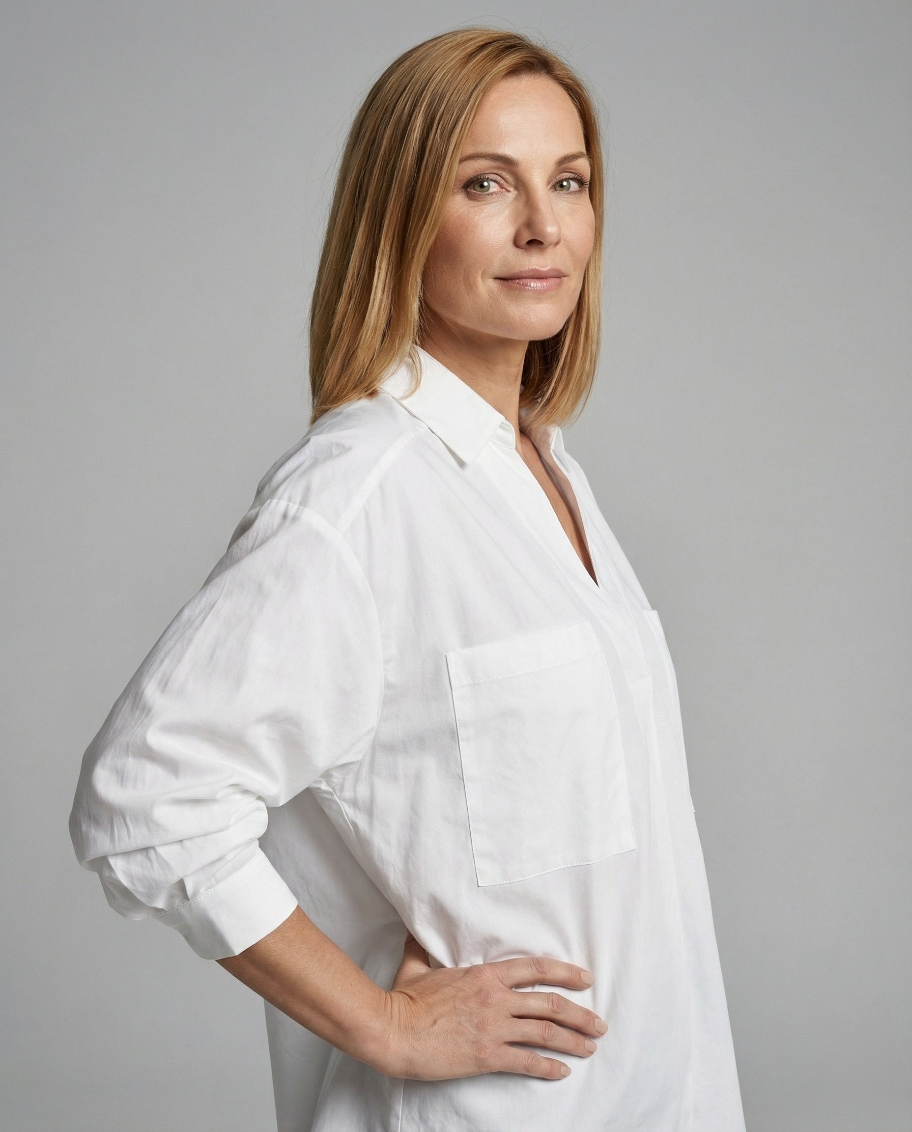 Women's blouse with flounce sleeves and V-neck