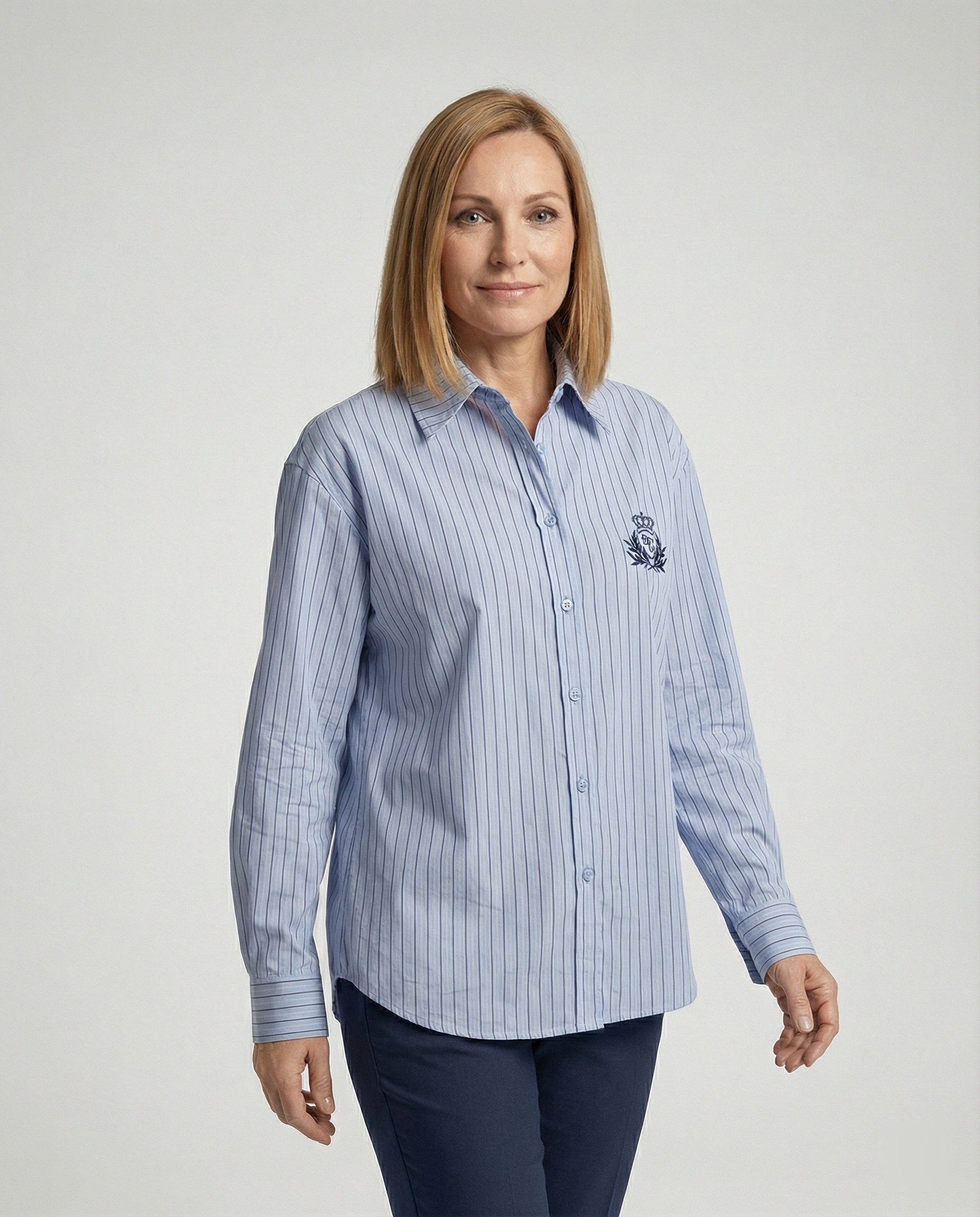 Women's blouse with stripes and classic collar