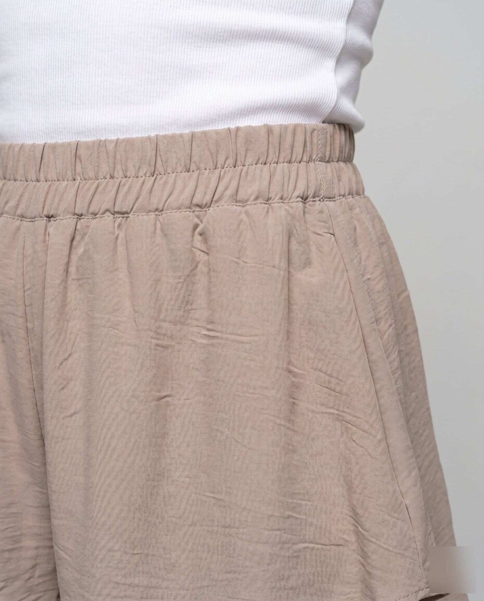 Women airy ruffle shorts with elastic waistband and flowing cut - Chichicherry