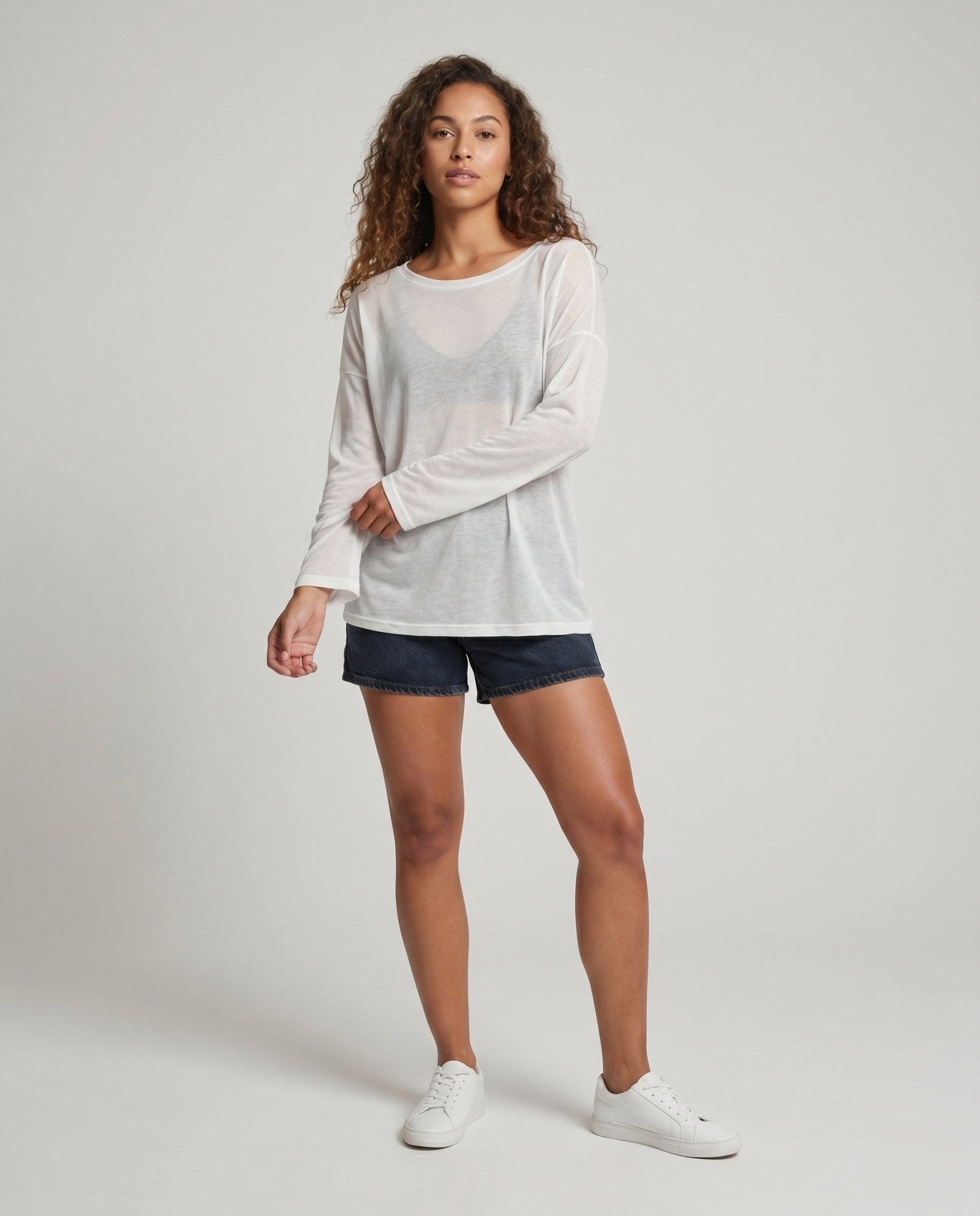 Women casual long sleeve t-shirt with transparent fabric and soft cut - Chichicherry