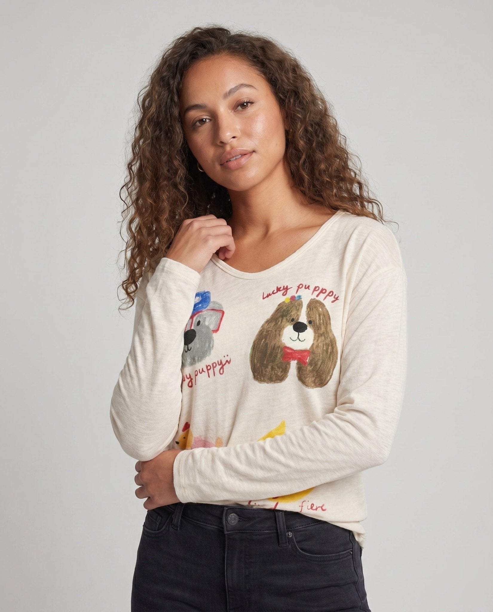 Women cozy sweatshirt with creative animal motifs - Chichicherry