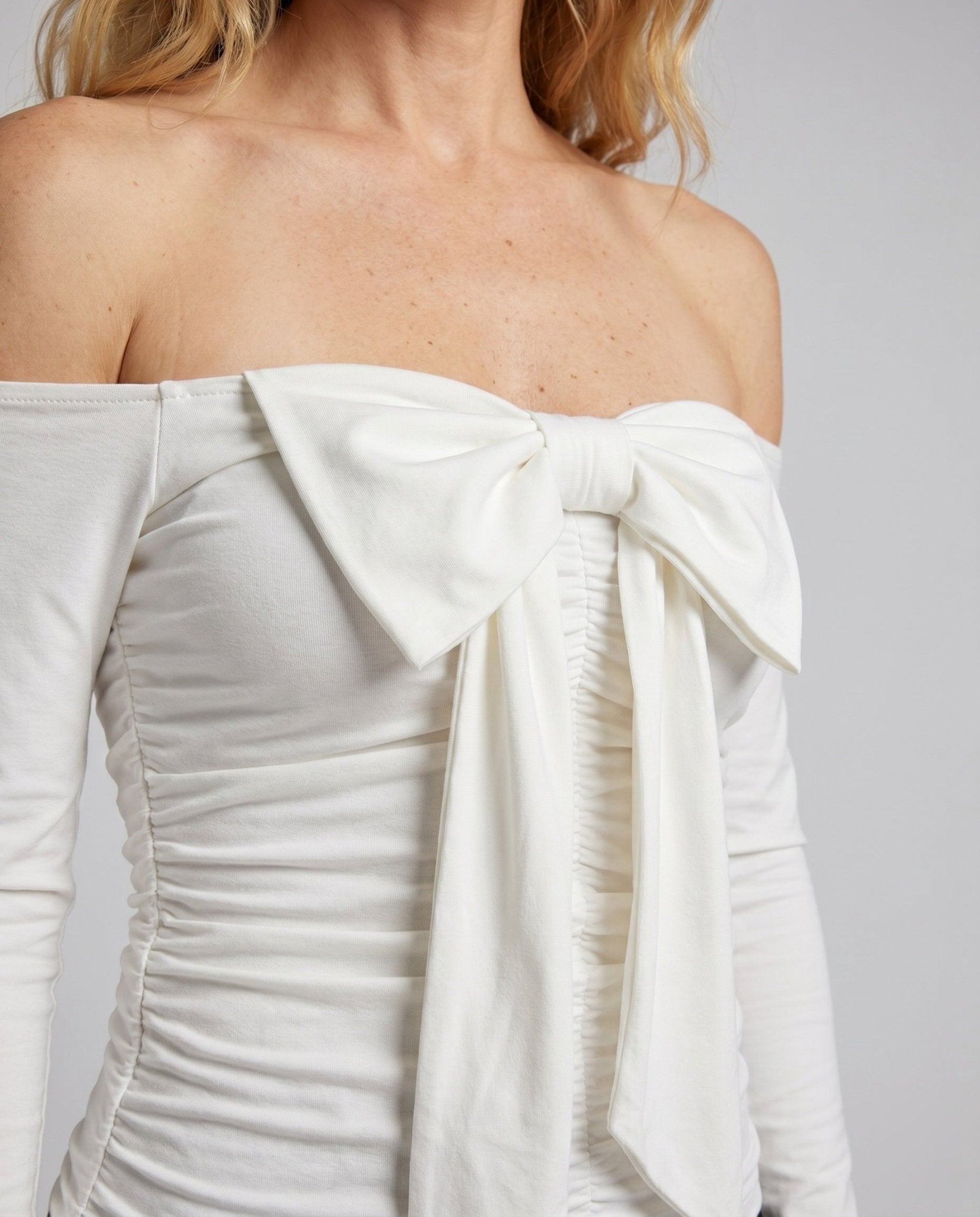 Women Cut-Out Corsage with Bow - Chichicherry