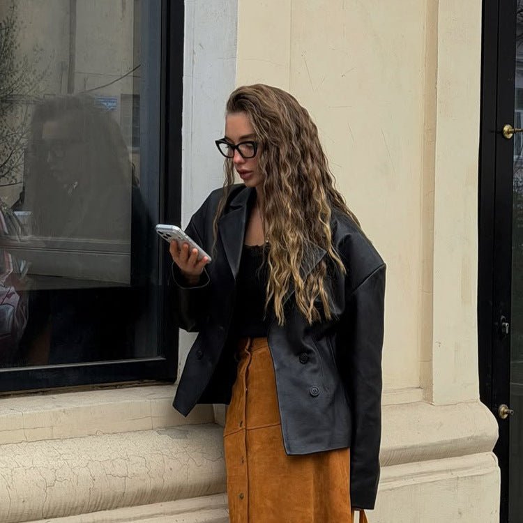 Women Fashionable Blazer-Bomber made of vegan leather imitation with double-breasted front Chichicherry - Chichicherry