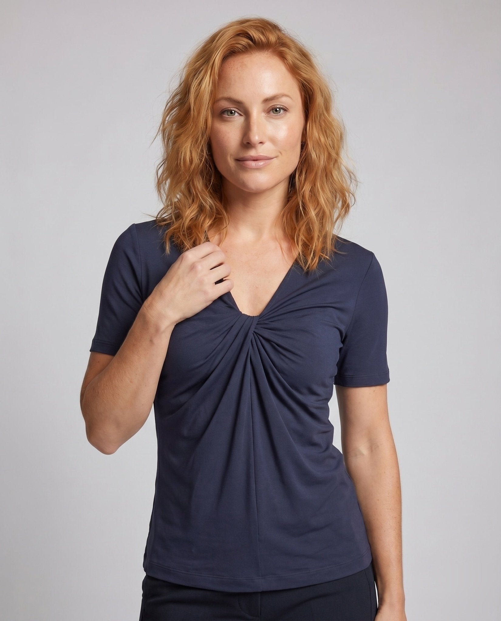 Women Figure-hugging Top with creative knot detail - Chichicherry
