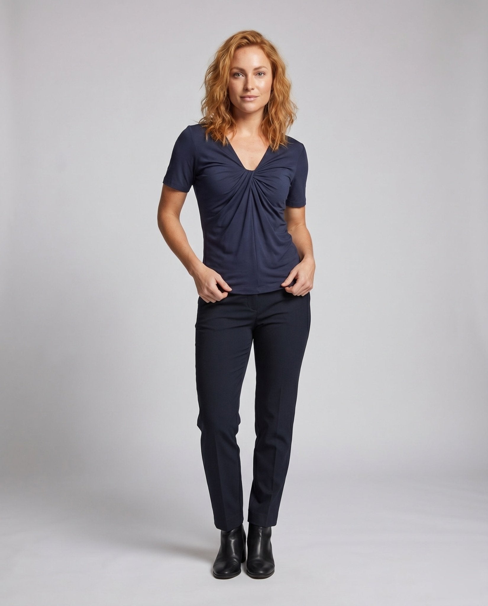 Women Figure-hugging Top with creative knot detail - Chichicherry