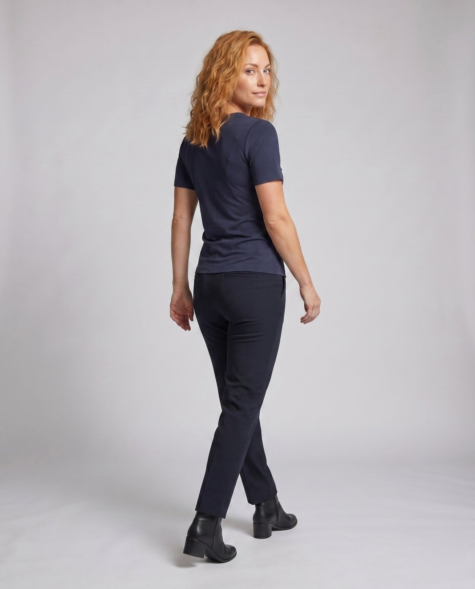 Women Figure-hugging Top with creative knot detail - Chichicherry