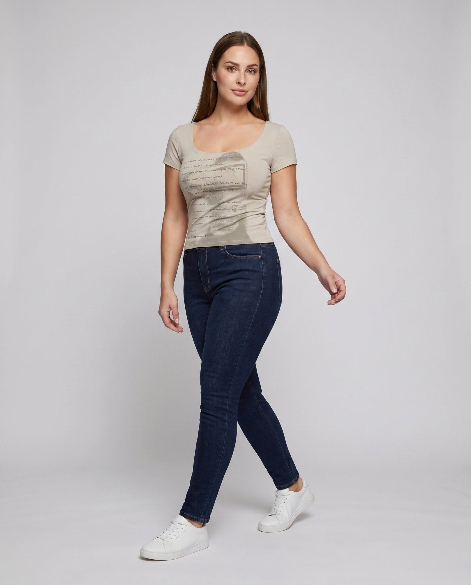Women fitted top with creative lettering - Chichicherry