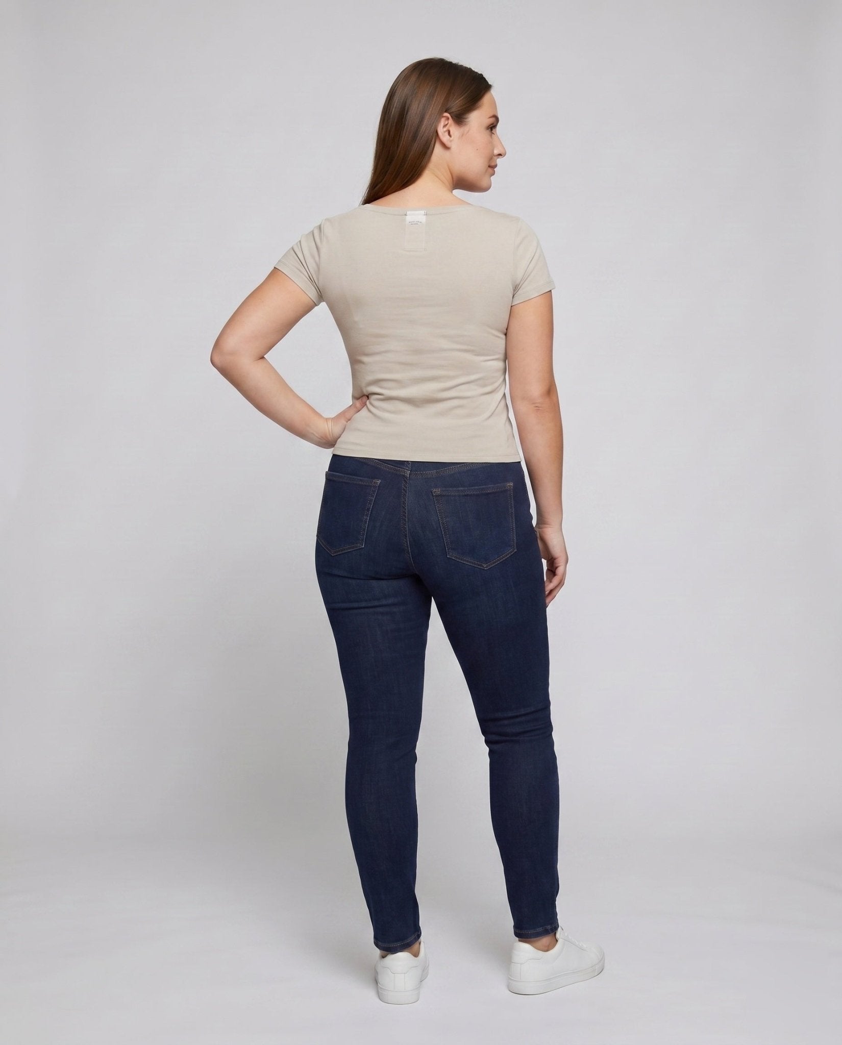 Women fitted top with creative lettering - Chichicherry