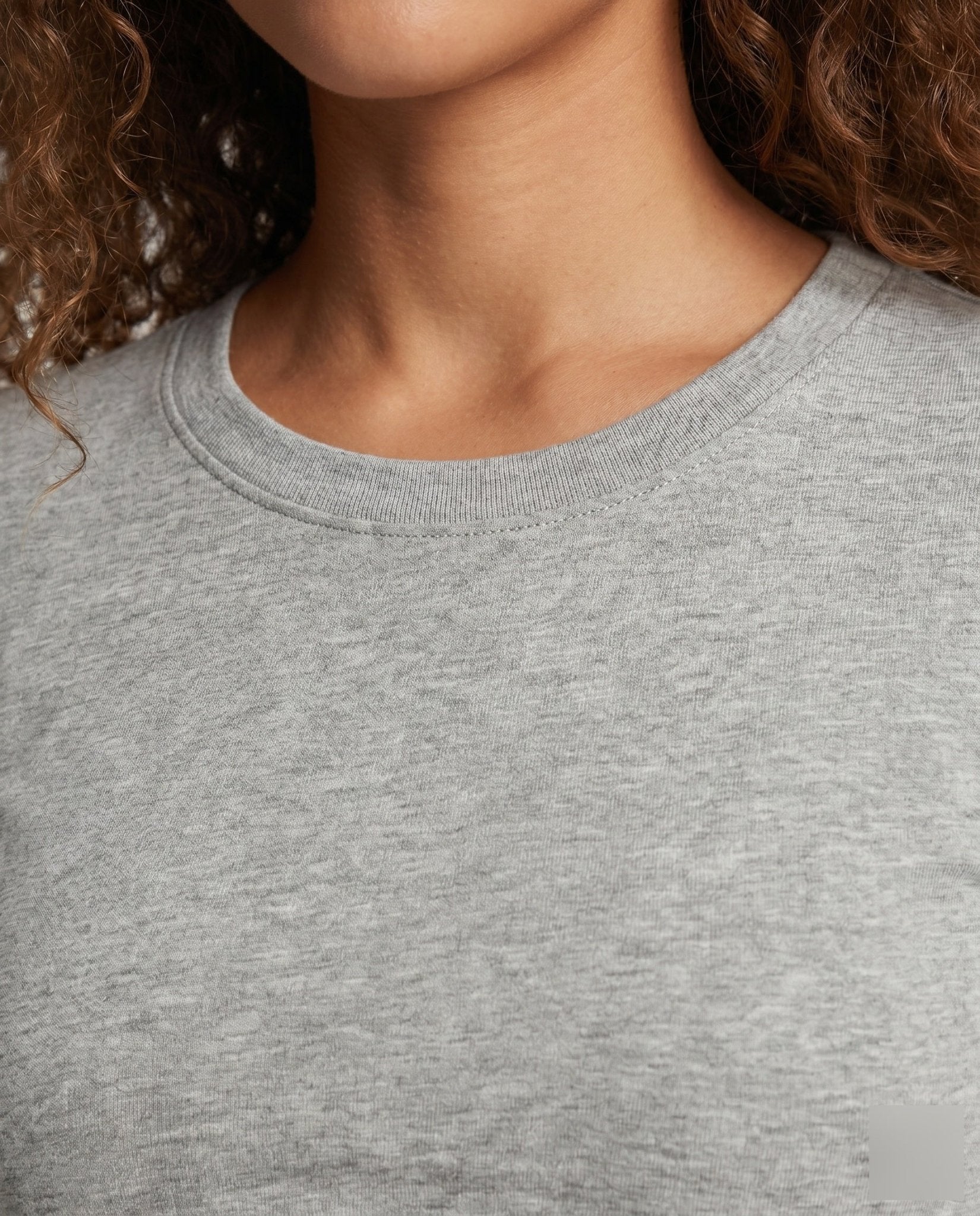 Women Form-Fitting Short Sleeve Shirt with Gathering and Casual Cut - Chichicherry