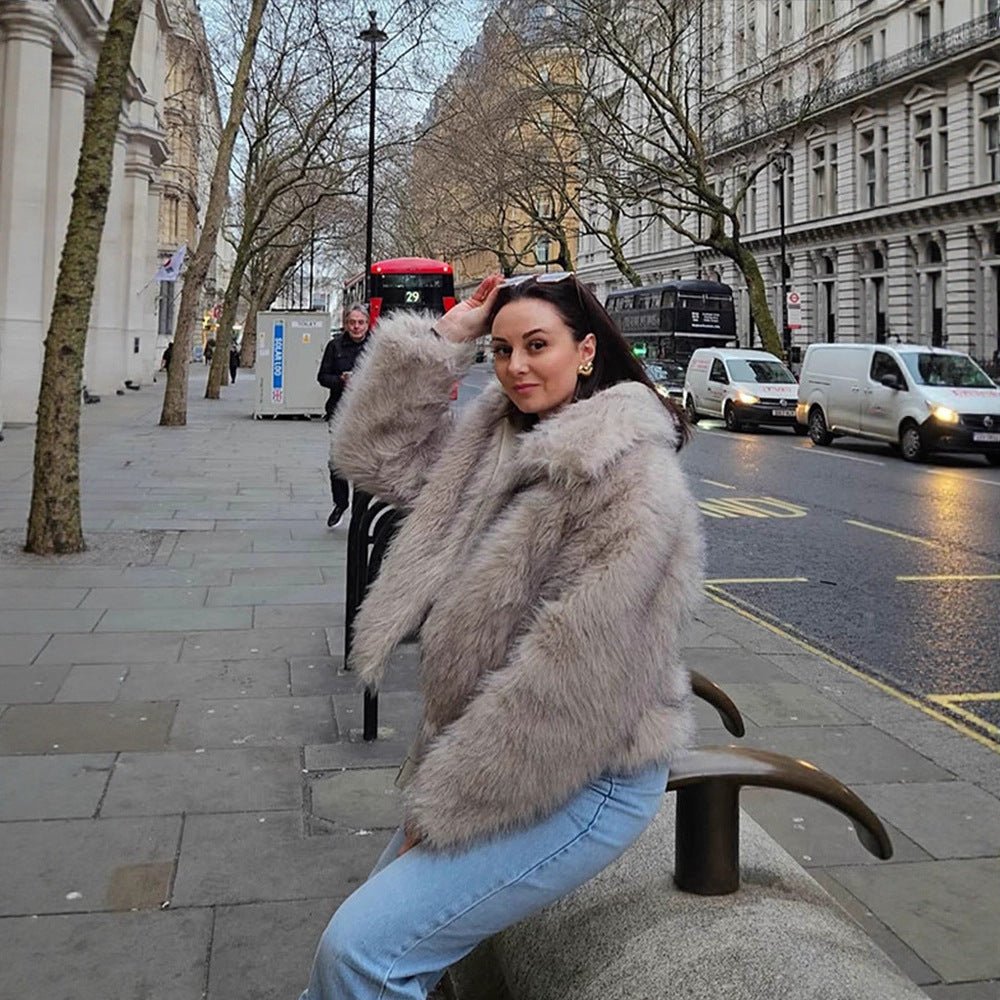 Women Short Boxy Jacket made of high-pile faux fur with high shawl collar Chichicherry - Chichicherry