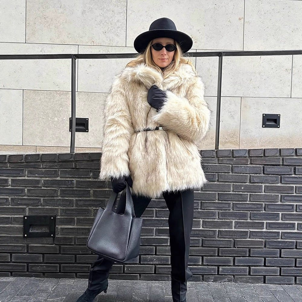 Women short coat made of faux fur with waist belt and voluminous shawl collar Chichicherry - Chichicherry