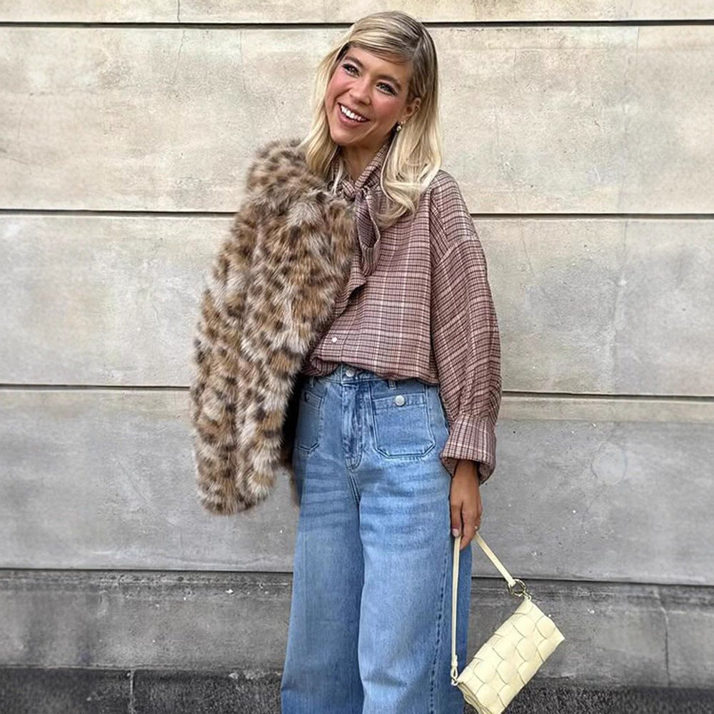 Women Short Faux Fur Jacket in Leopard Pattern with Boxy Silhouette and Wide Collar Chichicherry - Chichicherry