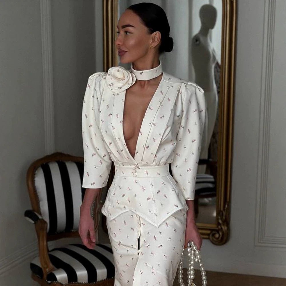 Women tailored pantsuit set with deep V-neck, structured peplum waist and fine floral jacquard Chichicherry - Chichicherry