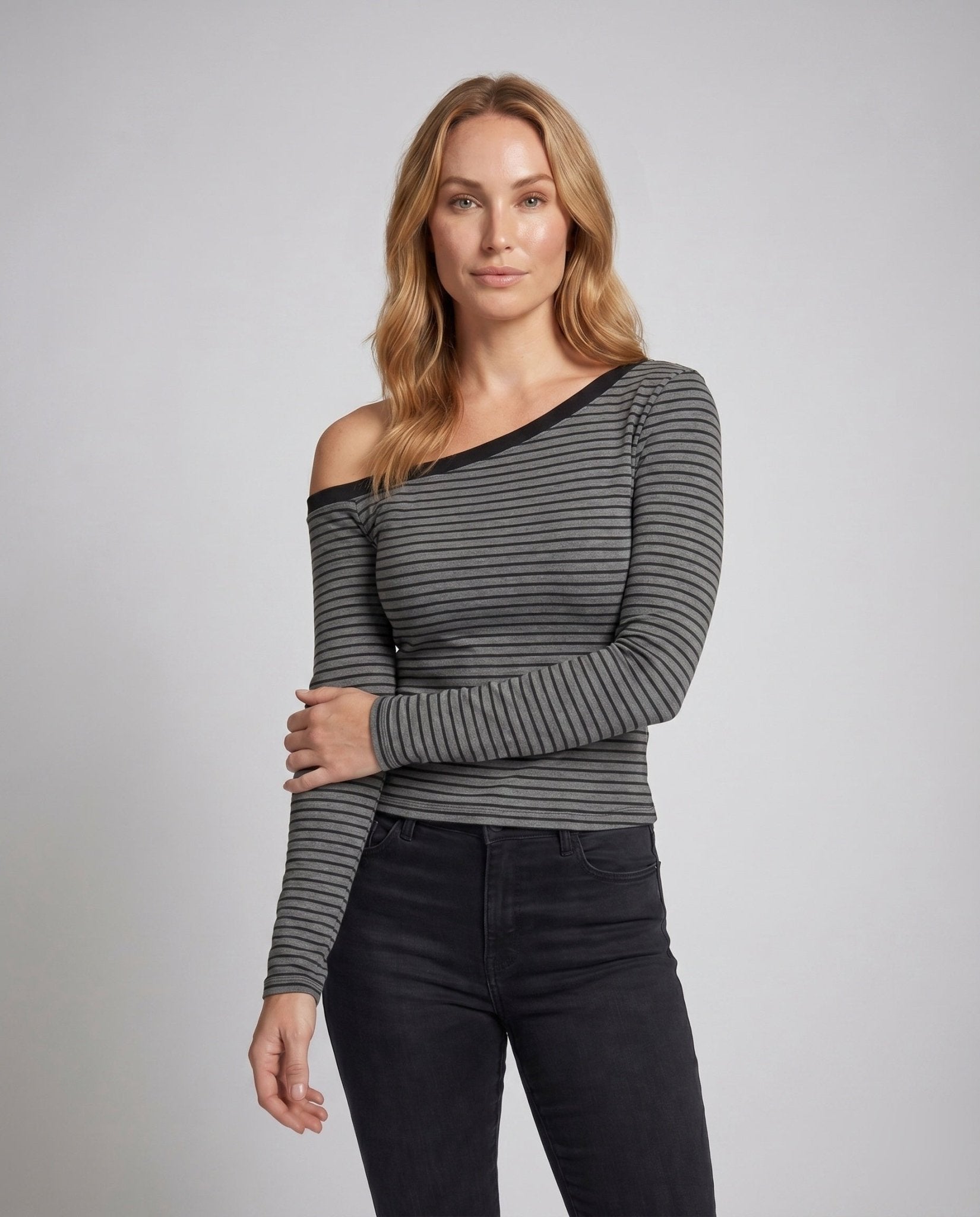 Women Women's top with asymmetric cut and off-shoulder design - Chichicherry